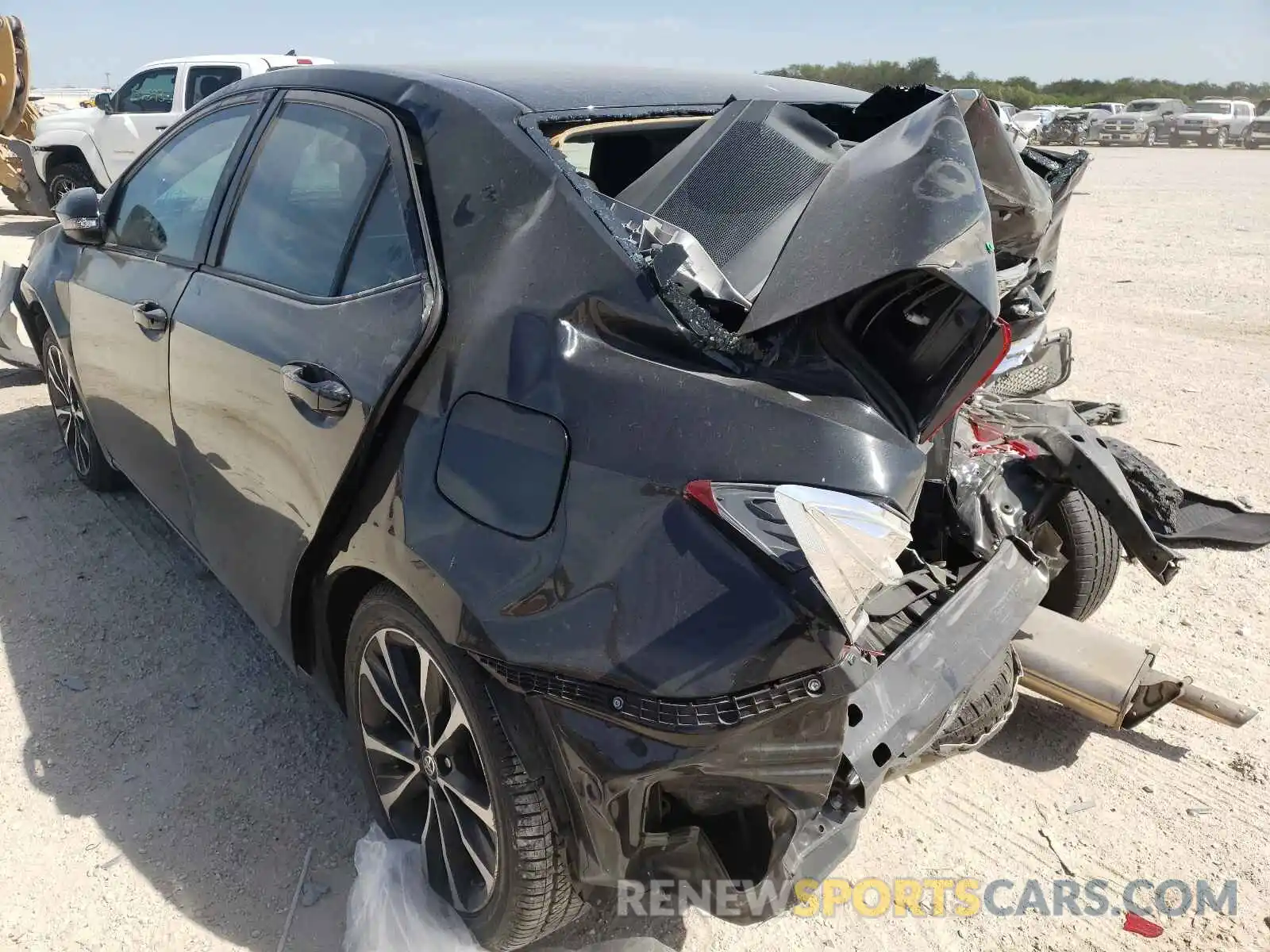 3 Photograph of a damaged car 2T1BURHE1KC201593 TOYOTA COROLLA 2019