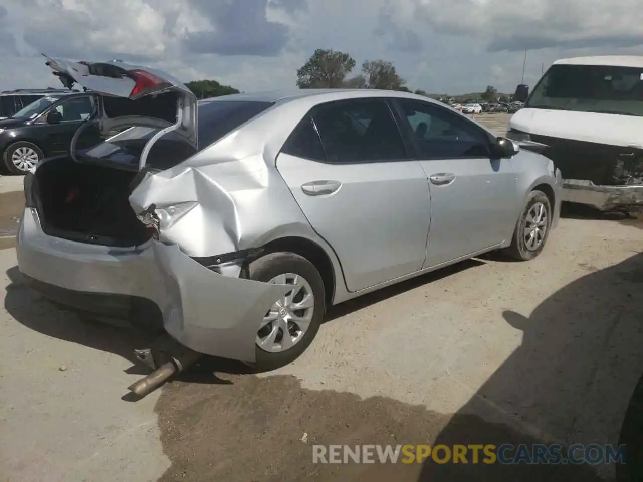 4 Photograph of a damaged car 2T1BURHE1KC203070 TOYOTA COROLLA 2019