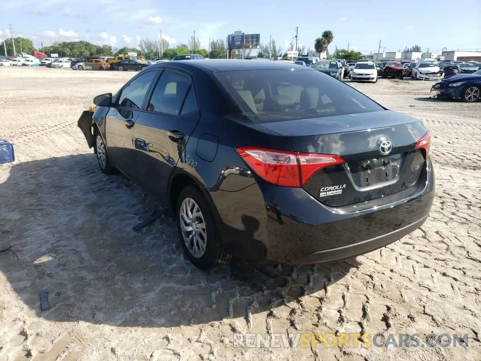 3 Photograph of a damaged car 2T1BURHE1KC204204 TOYOTA COROLLA 2019