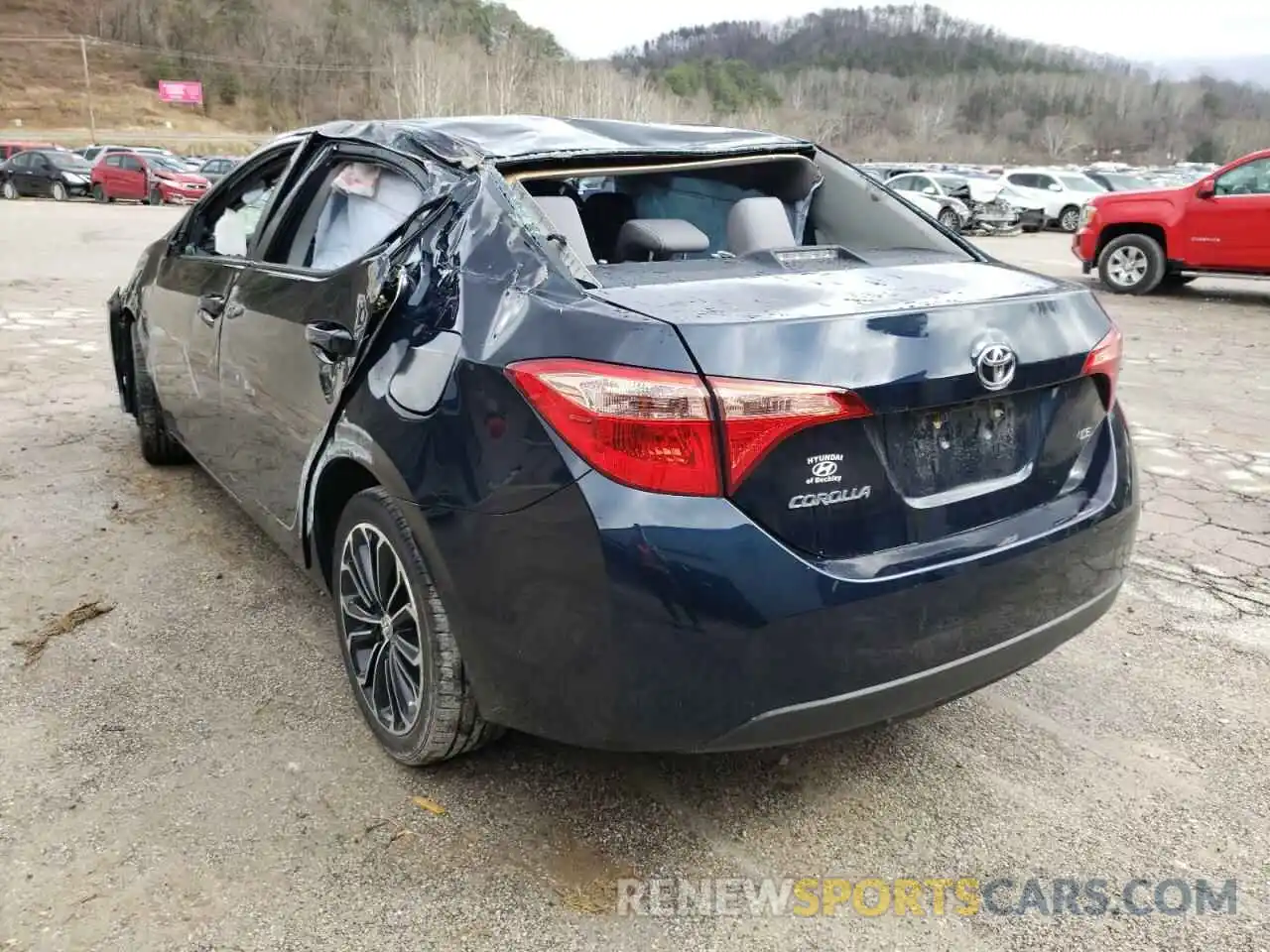 3 Photograph of a damaged car 2T1BURHE1KC204655 TOYOTA COROLLA 2019