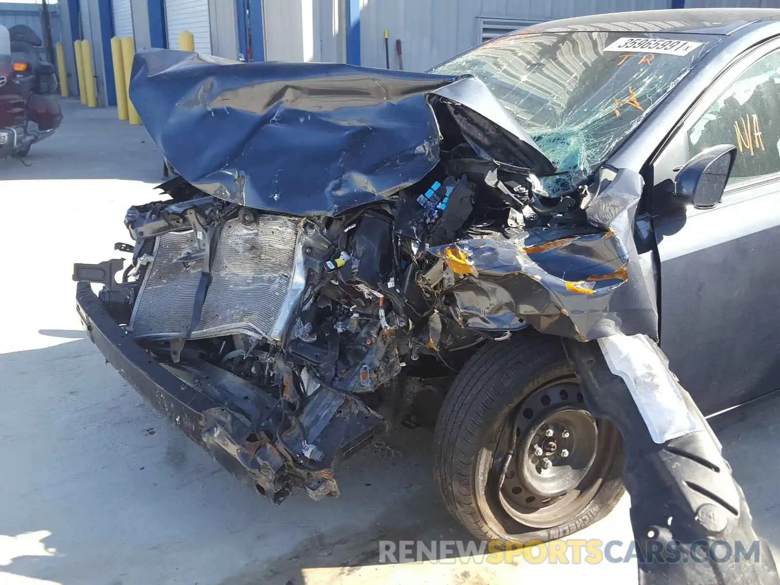 9 Photograph of a damaged car 2T1BURHE1KC205093 TOYOTA COROLLA 2019