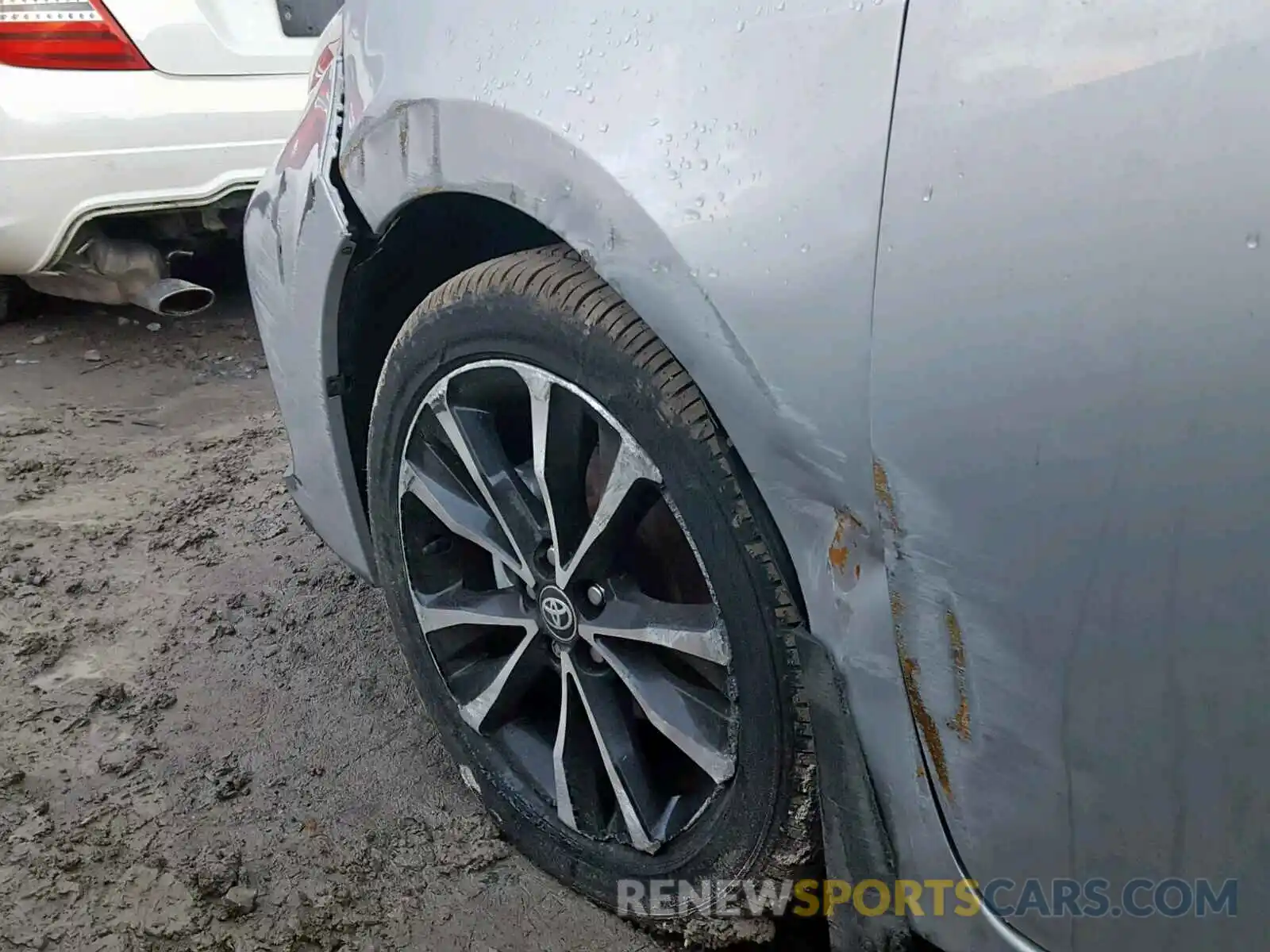 9 Photograph of a damaged car 2T1BURHE1KC208351 TOYOTA COROLLA 2019