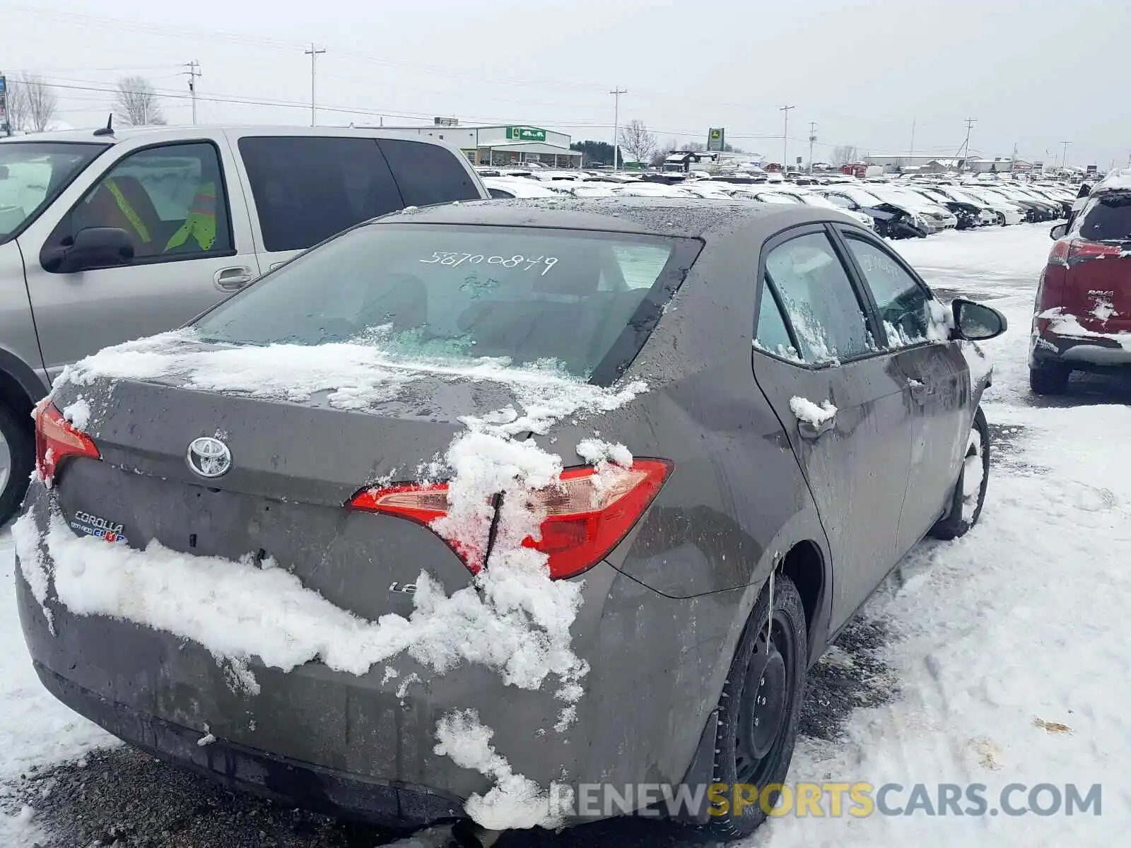 4 Photograph of a damaged car 2T1BURHE1KC208530 TOYOTA COROLLA 2019