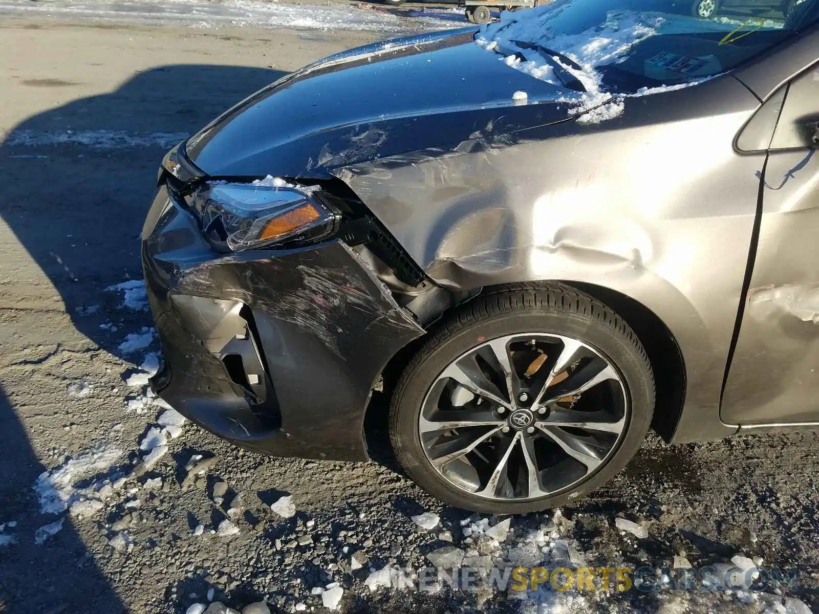 9 Photograph of a damaged car 2T1BURHE1KC208771 TOYOTA COROLLA 2019