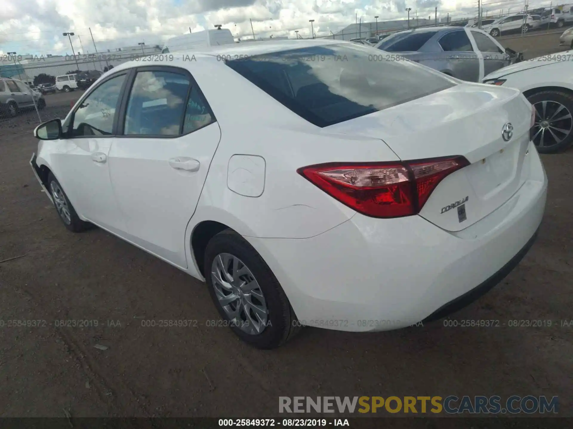 3 Photograph of a damaged car 2T1BURHE1KC209483 TOYOTA COROLLA 2019