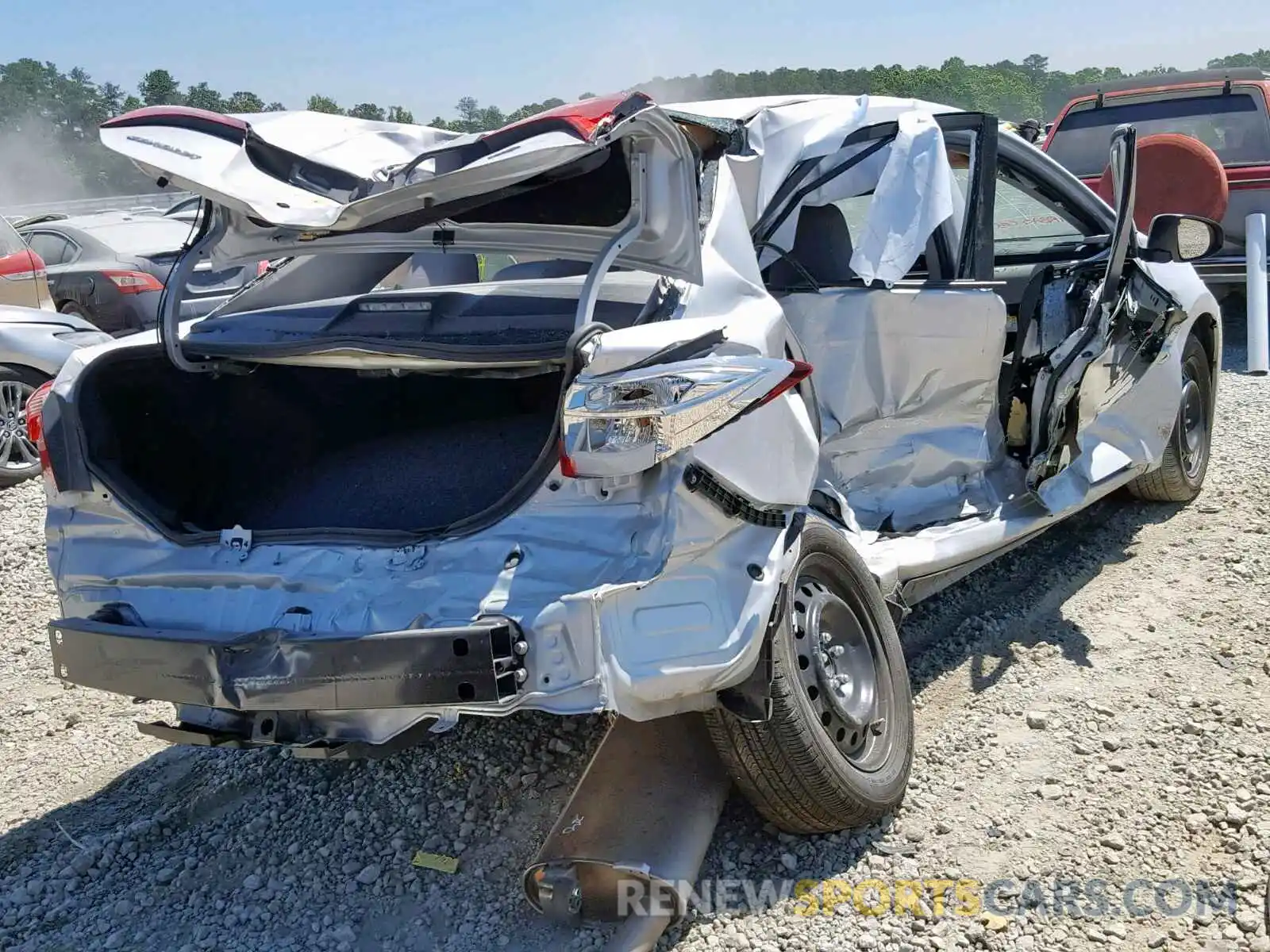 4 Photograph of a damaged car 2T1BURHE1KC212724 TOYOTA COROLLA 2019