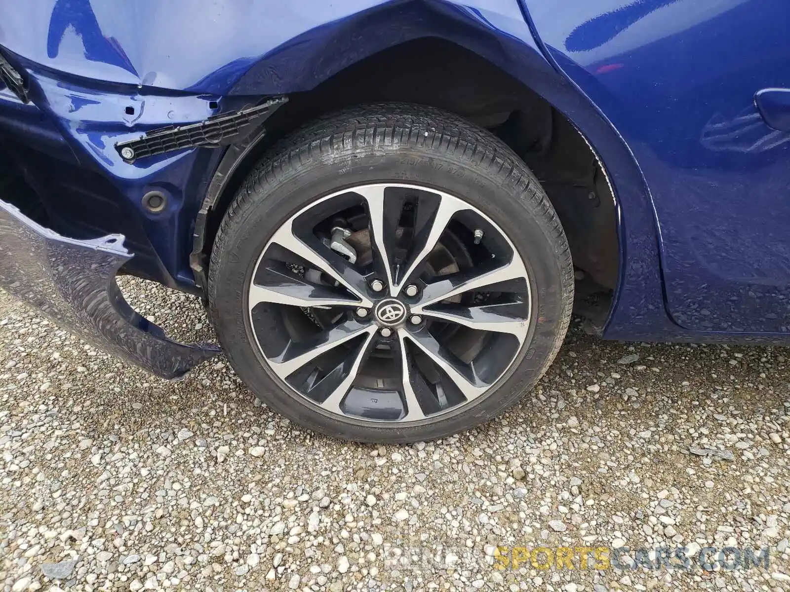 9 Photograph of a damaged car 2T1BURHE1KC214523 TOYOTA COROLLA 2019