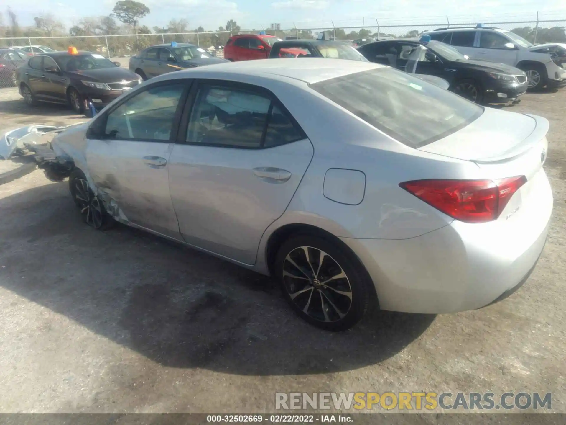 3 Photograph of a damaged car 2T1BURHE1KC215493 TOYOTA COROLLA 2019