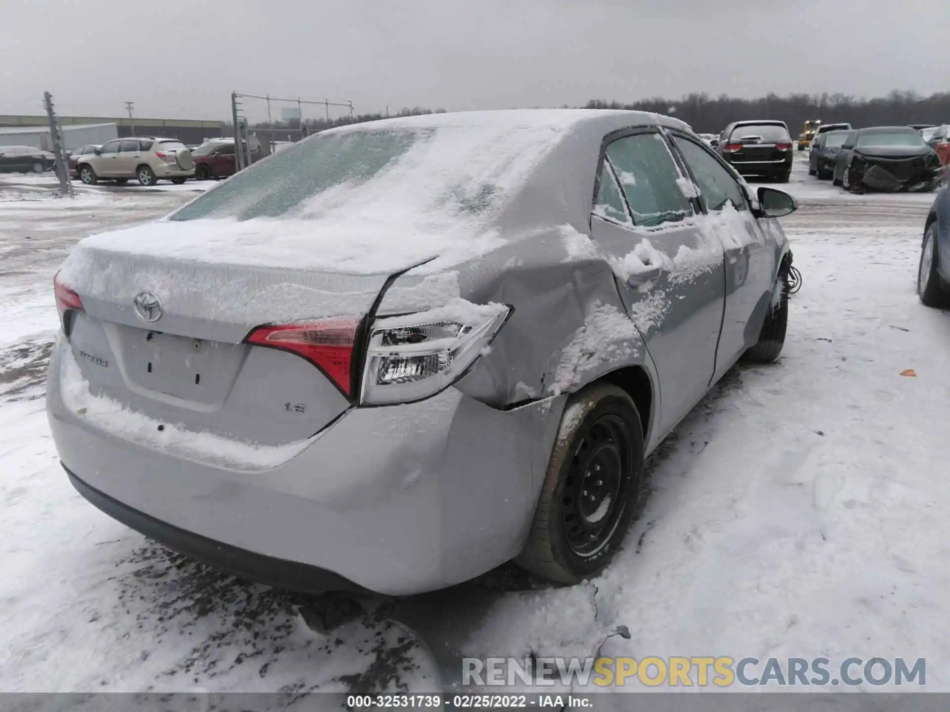 4 Photograph of a damaged car 2T1BURHE1KC215915 TOYOTA COROLLA 2019