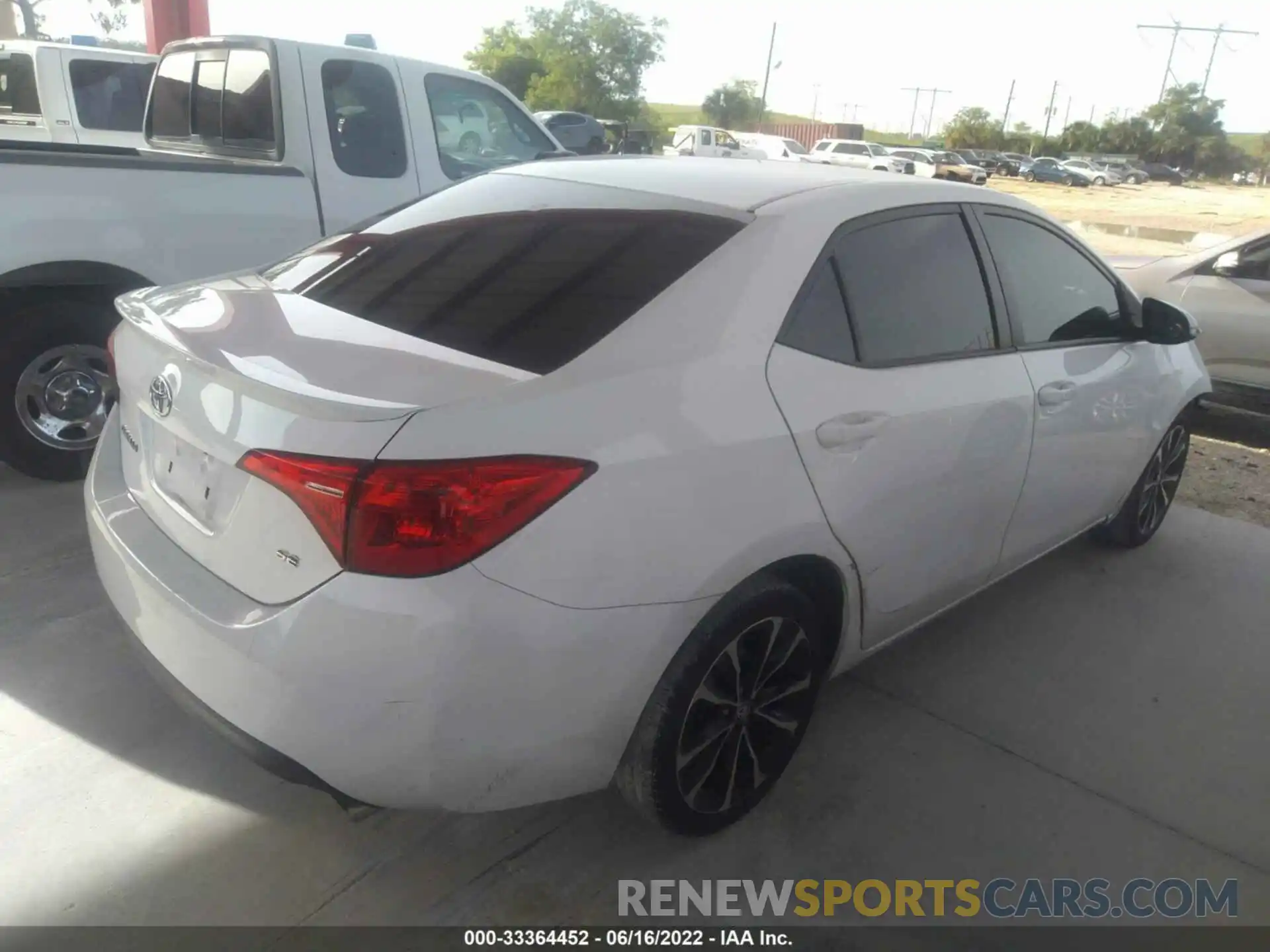 4 Photograph of a damaged car 2T1BURHE1KC217048 TOYOTA COROLLA 2019