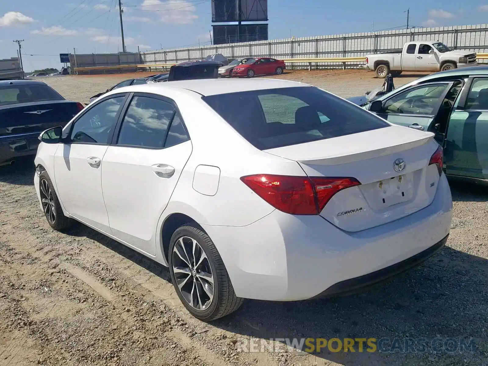 3 Photograph of a damaged car 2T1BURHE1KC217566 TOYOTA COROLLA 2019