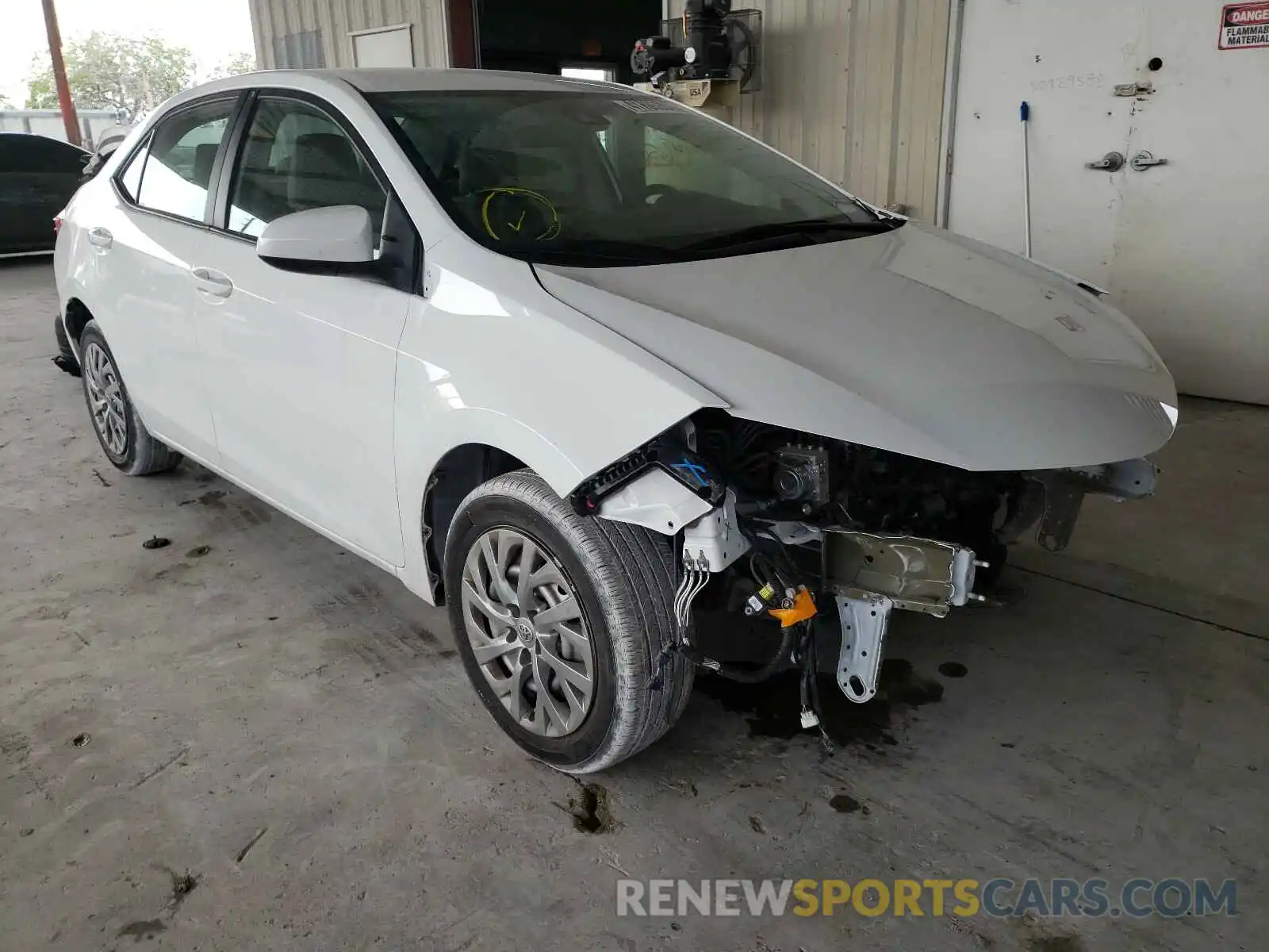 1 Photograph of a damaged car 2T1BURHE1KC219088 TOYOTA COROLLA 2019