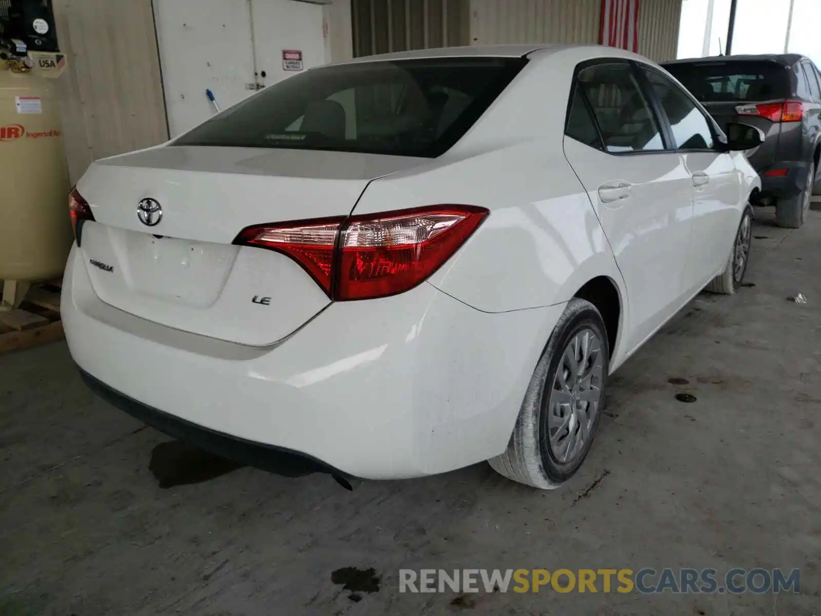 4 Photograph of a damaged car 2T1BURHE1KC219088 TOYOTA COROLLA 2019