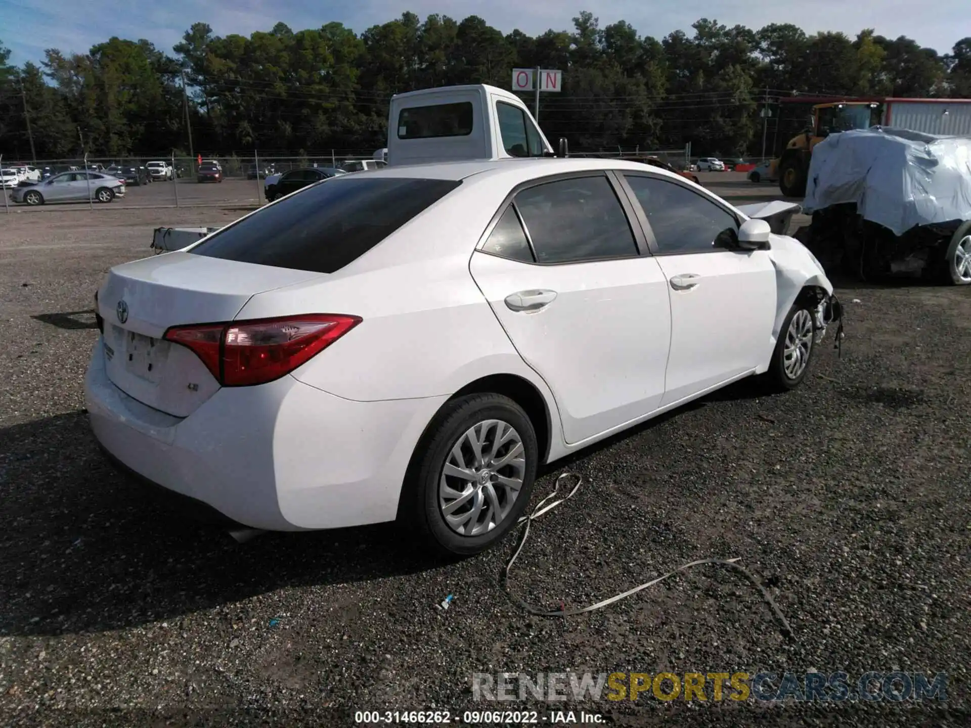 4 Photograph of a damaged car 2T1BURHE1KC220029 TOYOTA COROLLA 2019