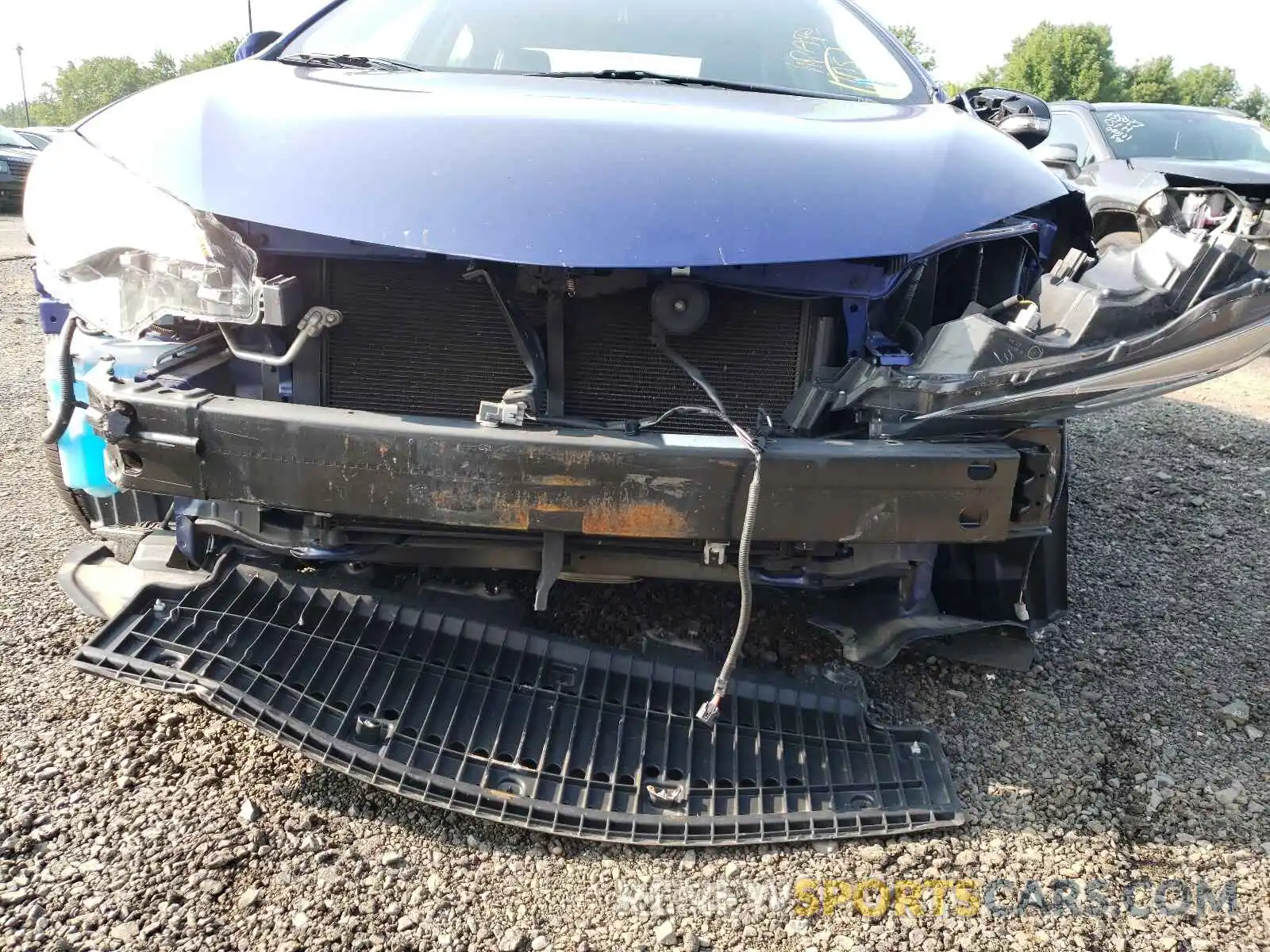 9 Photograph of a damaged car 2T1BURHE1KC221813 TOYOTA COROLLA 2019