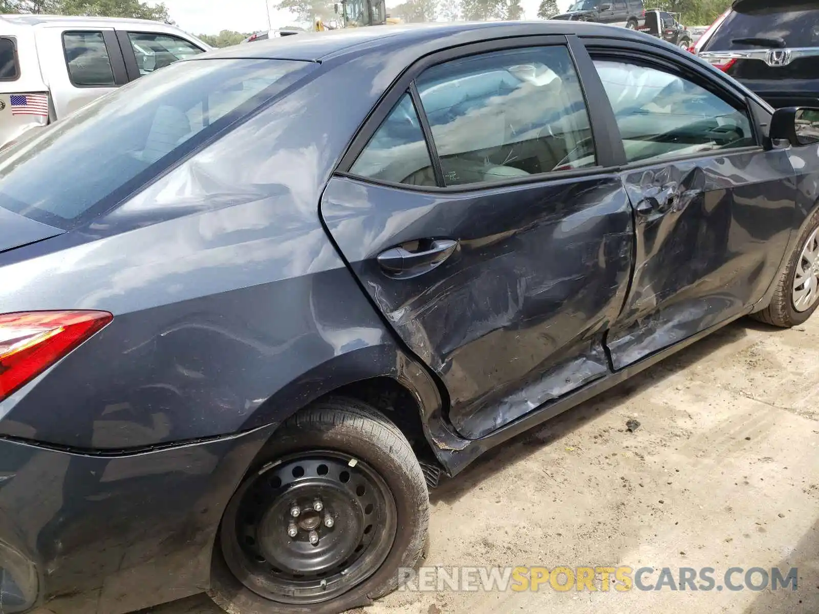 9 Photograph of a damaged car 2T1BURHE1KC229216 TOYOTA COROLLA 2019