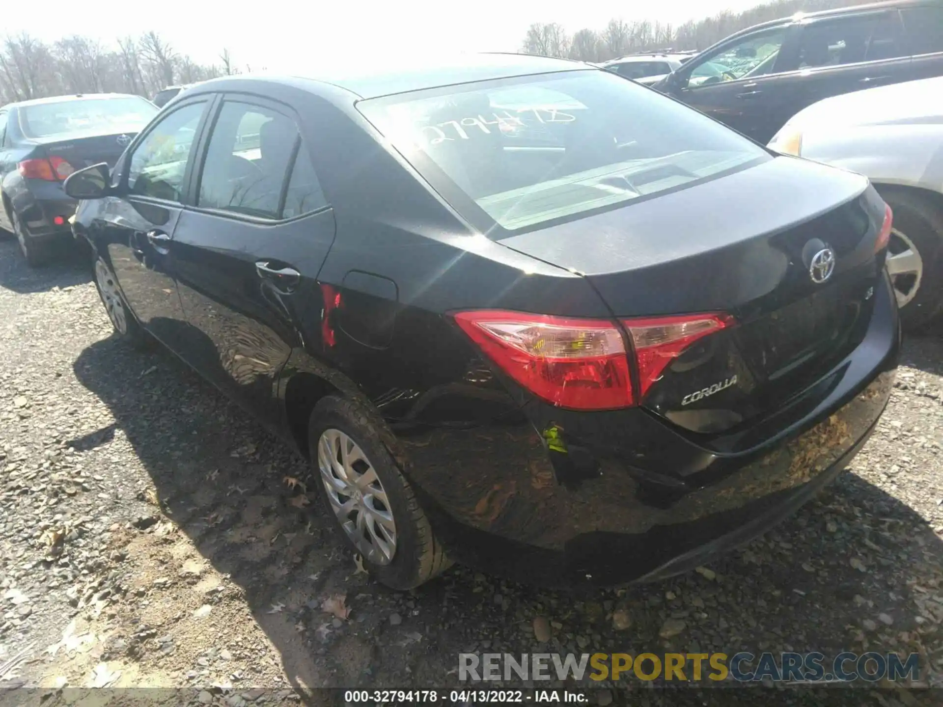 3 Photograph of a damaged car 2T1BURHE1KC229247 TOYOTA COROLLA 2019