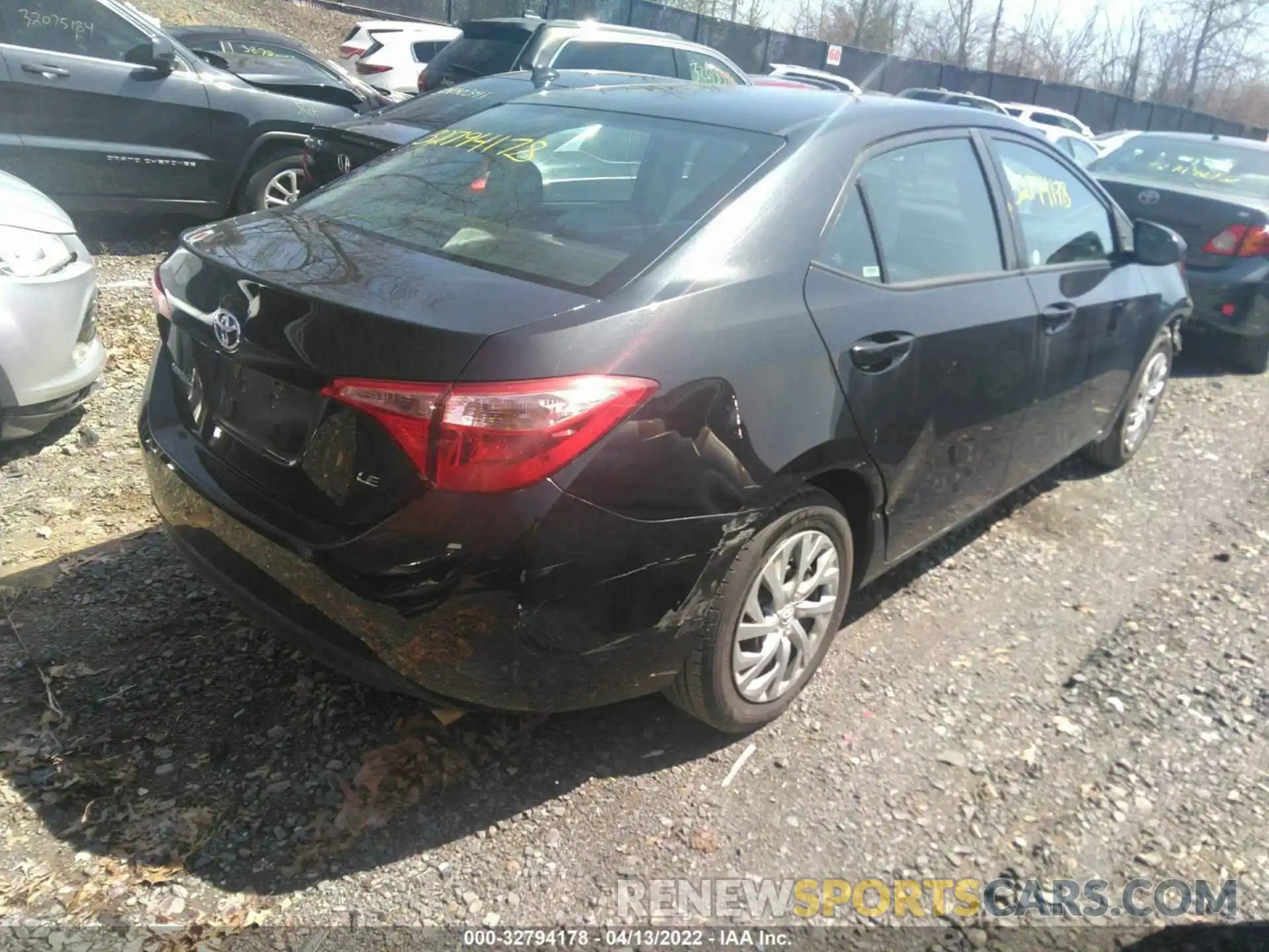 4 Photograph of a damaged car 2T1BURHE1KC229247 TOYOTA COROLLA 2019