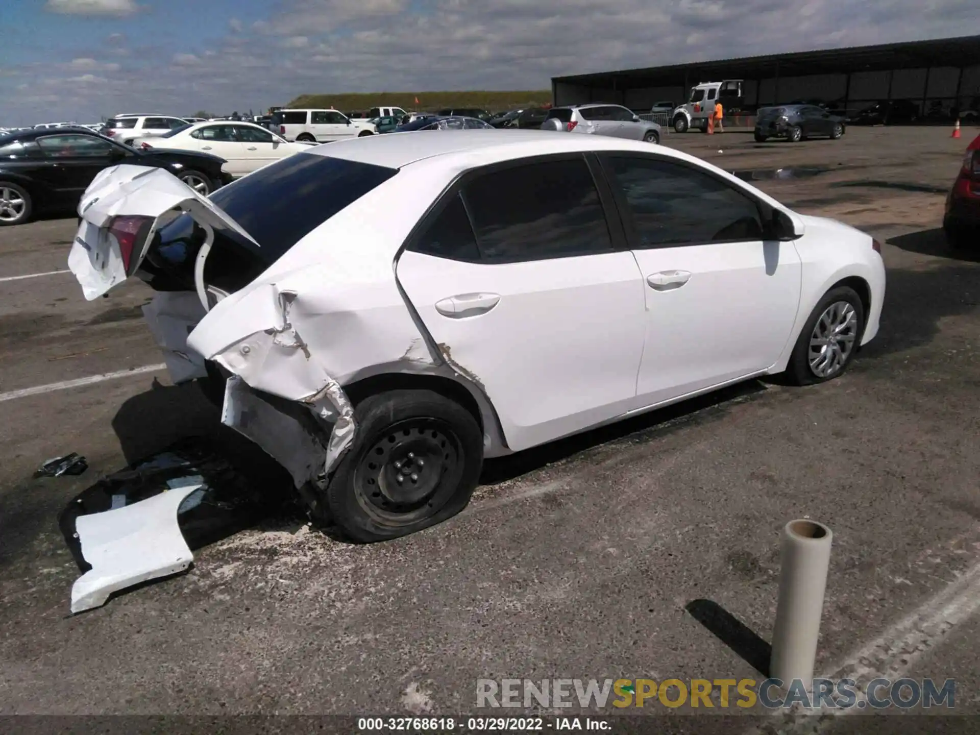 4 Photograph of a damaged car 2T1BURHE1KC234867 TOYOTA COROLLA 2019