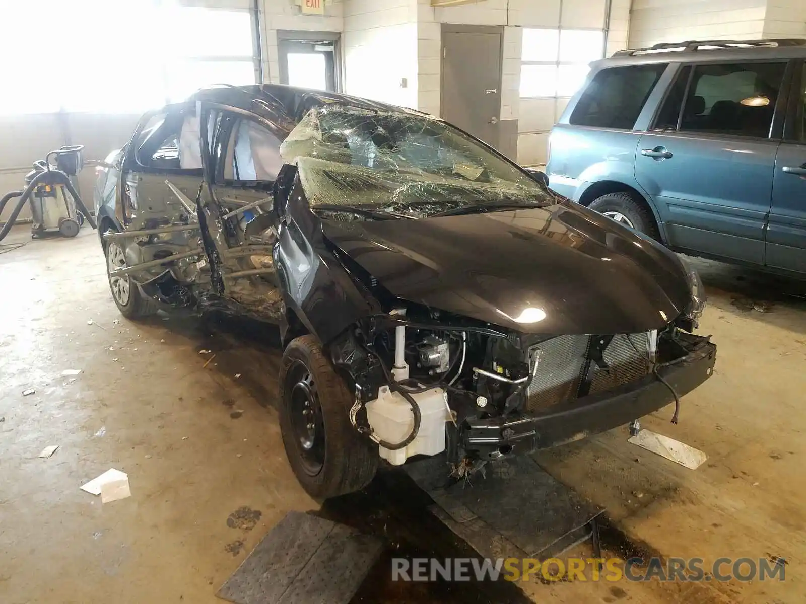 1 Photograph of a damaged car 2T1BURHE1KC235100 TOYOTA COROLLA 2019