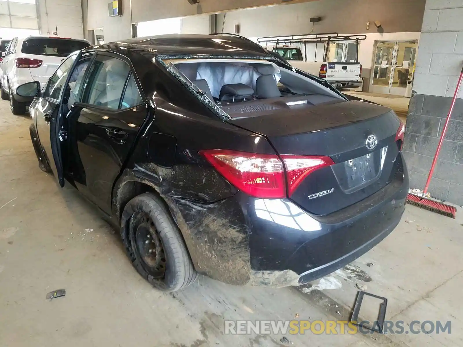 3 Photograph of a damaged car 2T1BURHE1KC235100 TOYOTA COROLLA 2019