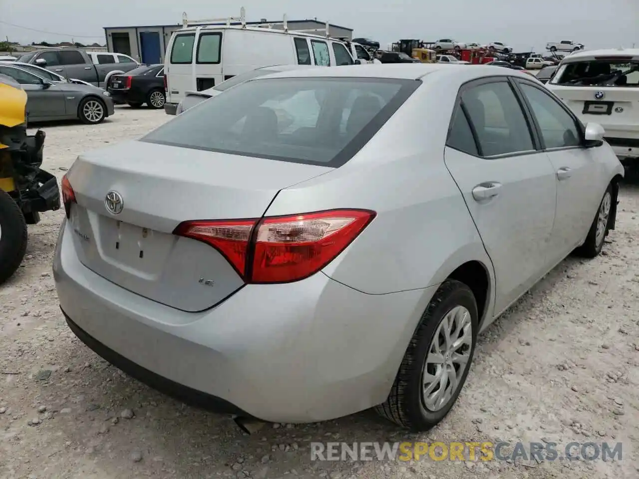 4 Photograph of a damaged car 2T1BURHE1KC235372 TOYOTA COROLLA 2019