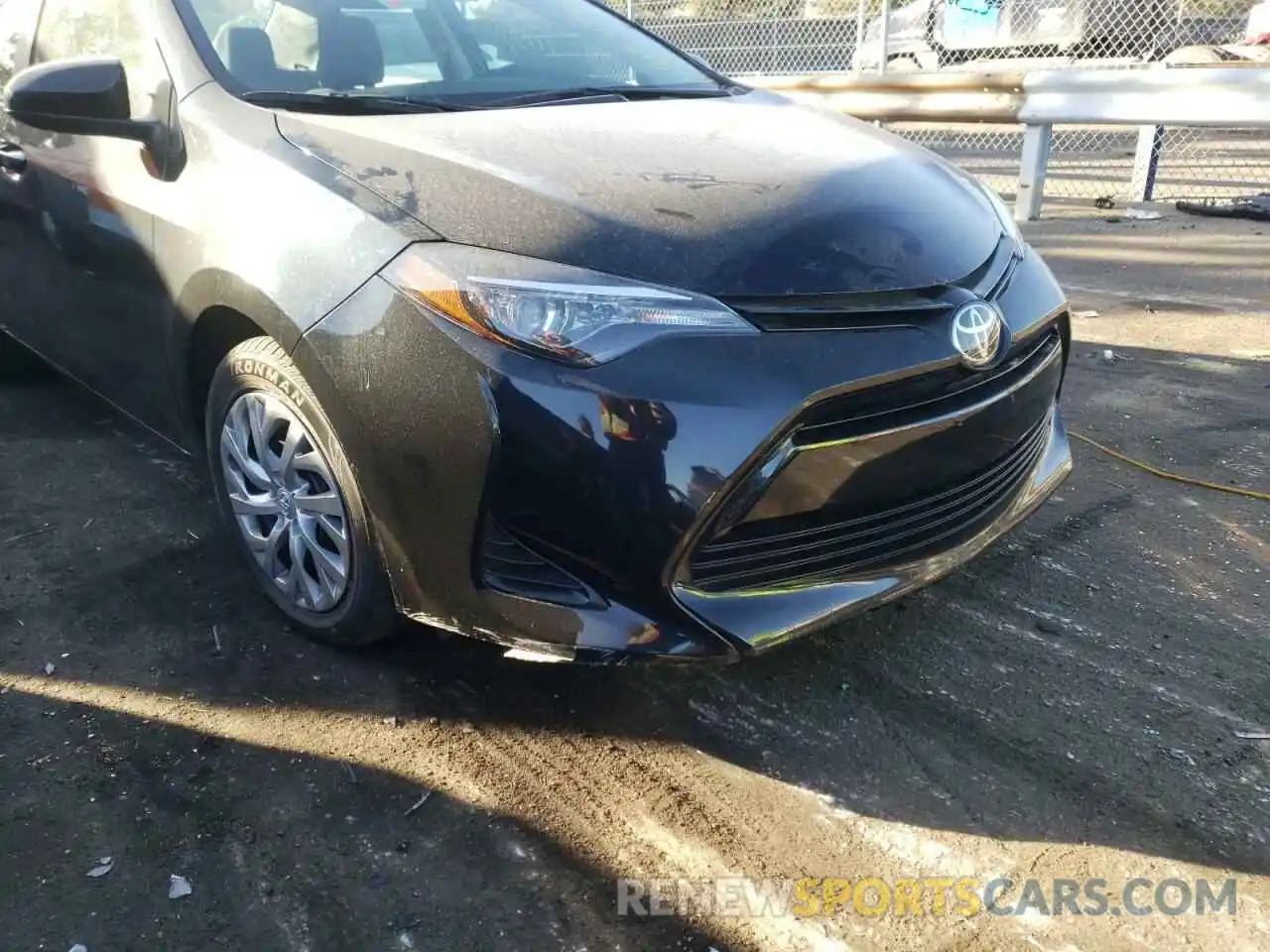 9 Photograph of a damaged car 2T1BURHE1KC237011 TOYOTA COROLLA 2019