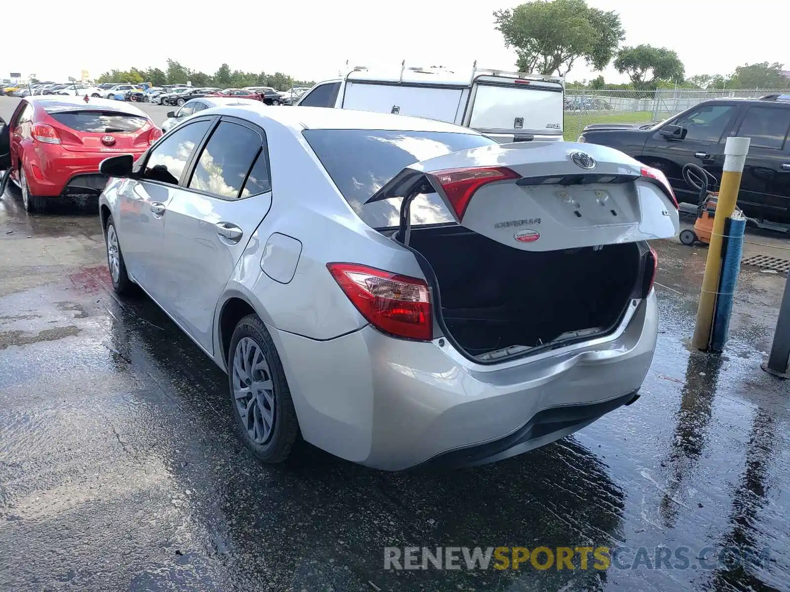 3 Photograph of a damaged car 2T1BURHE1KC238479 TOYOTA COROLLA 2019