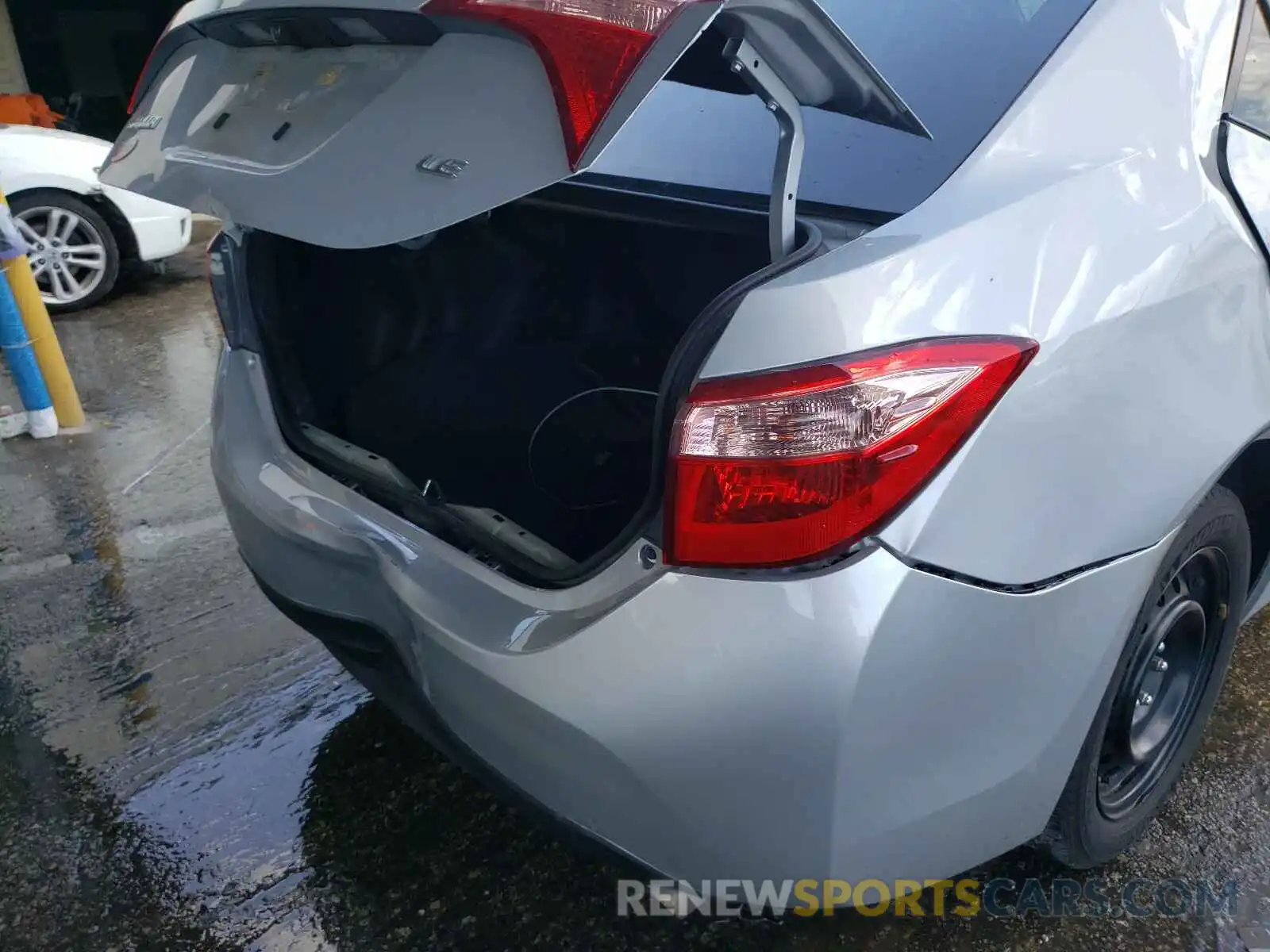 9 Photograph of a damaged car 2T1BURHE1KC238479 TOYOTA COROLLA 2019