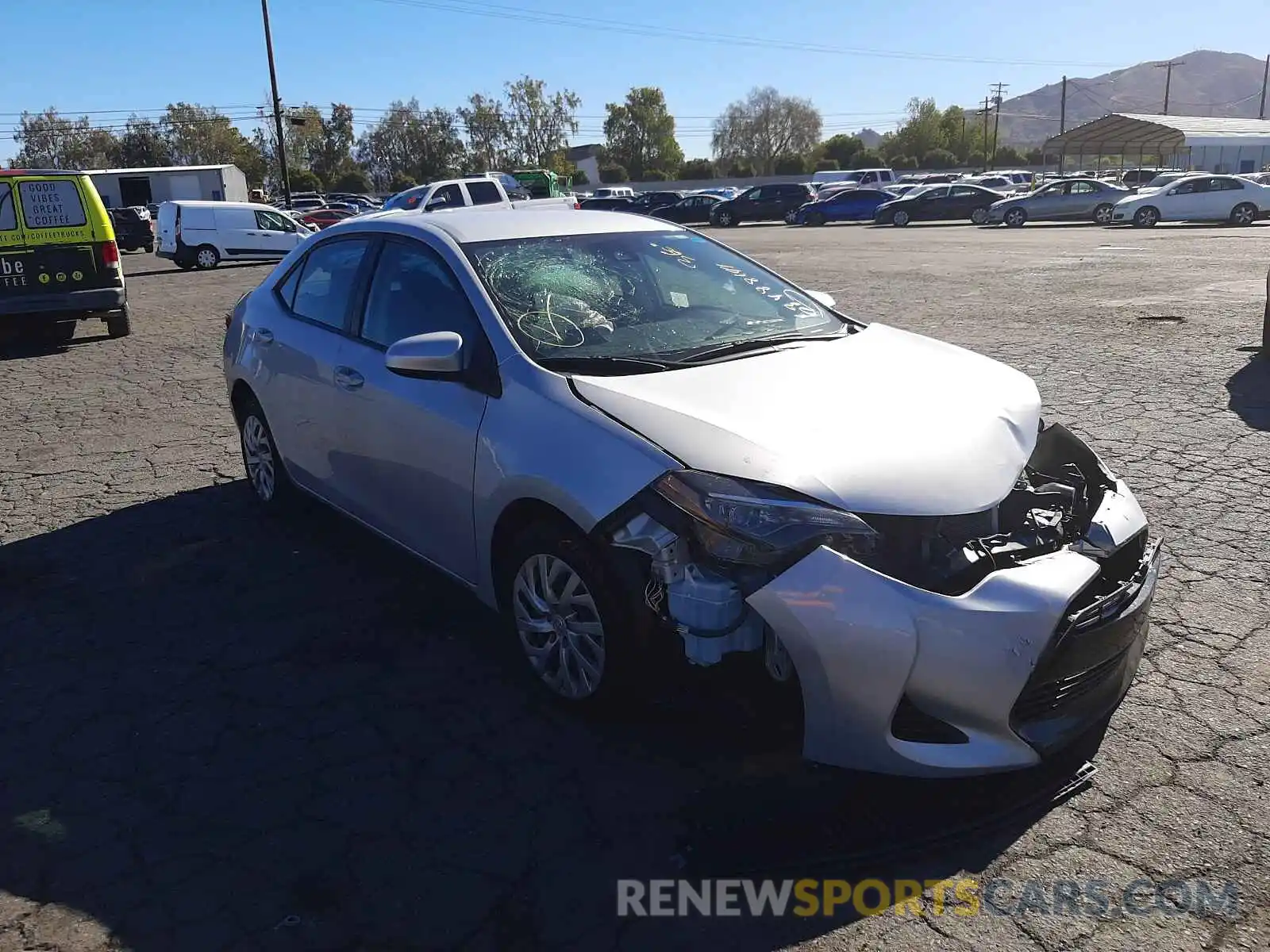 1 Photograph of a damaged car 2T1BURHE1KC239048 TOYOTA COROLLA 2019