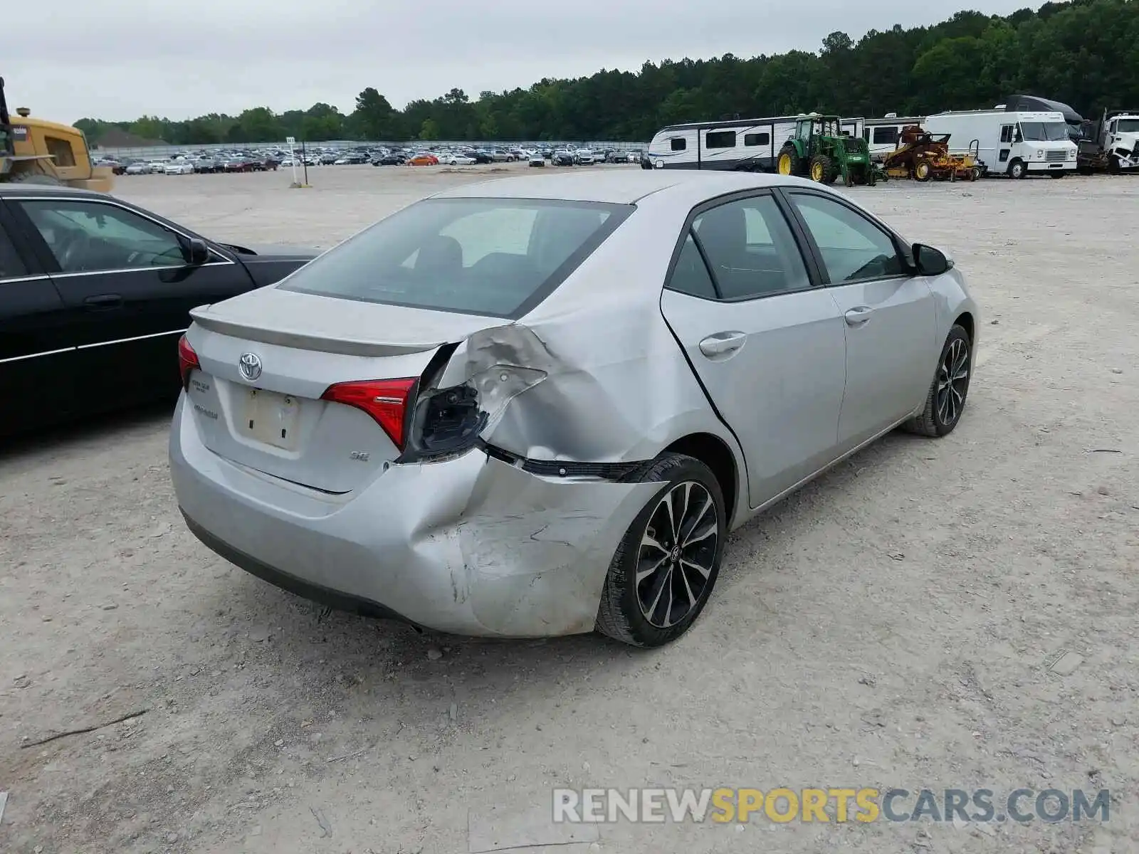 4 Photograph of a damaged car 2T1BURHE1KC239194 TOYOTA COROLLA 2019