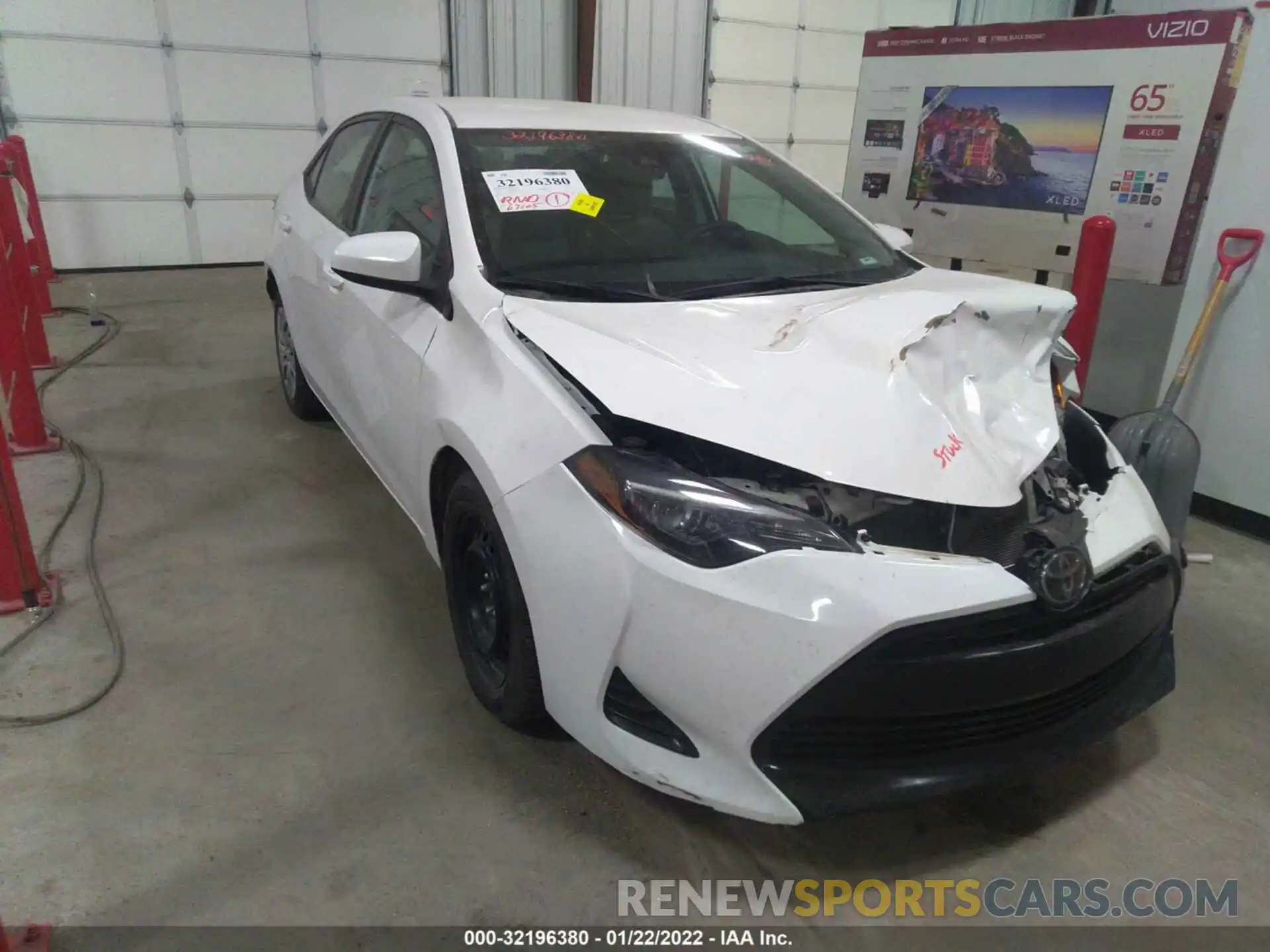 1 Photograph of a damaged car 2T1BURHE1KC240314 TOYOTA COROLLA 2019