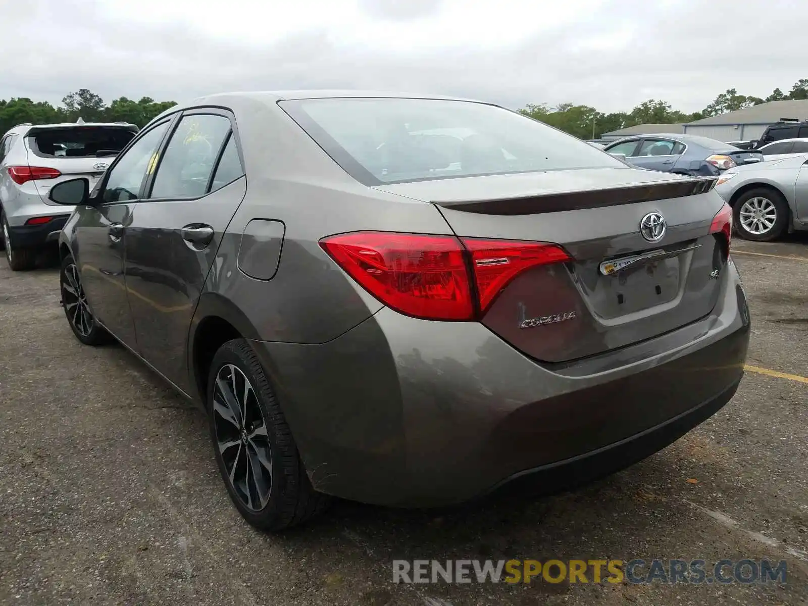 3 Photograph of a damaged car 2T1BURHE1KC240345 TOYOTA COROLLA 2019