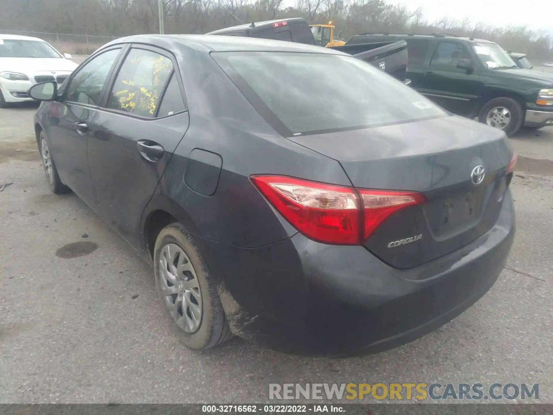 3 Photograph of a damaged car 2T1BURHE1KC240524 TOYOTA COROLLA 2019