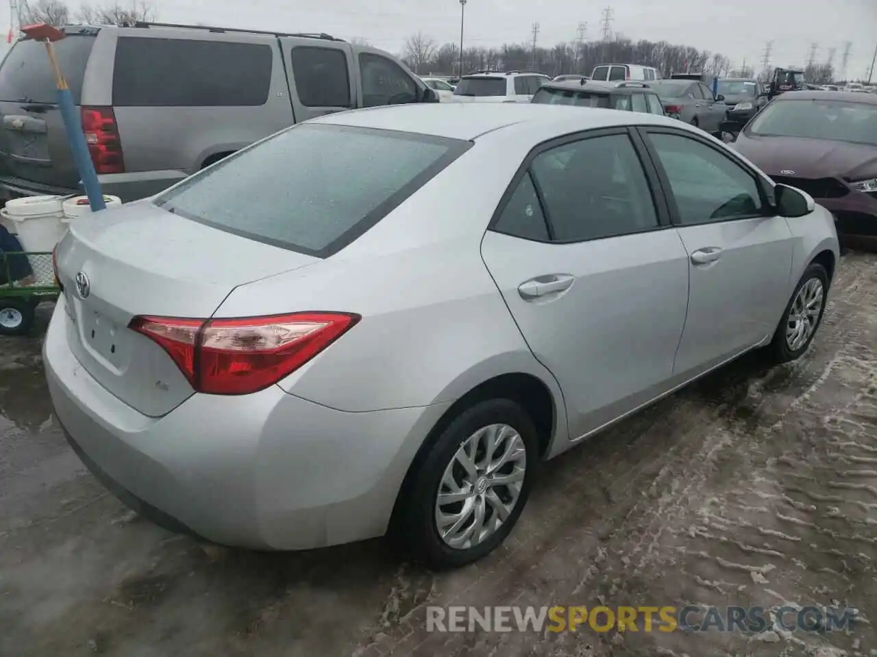 4 Photograph of a damaged car 2T1BURHE1KC240992 TOYOTA COROLLA 2019