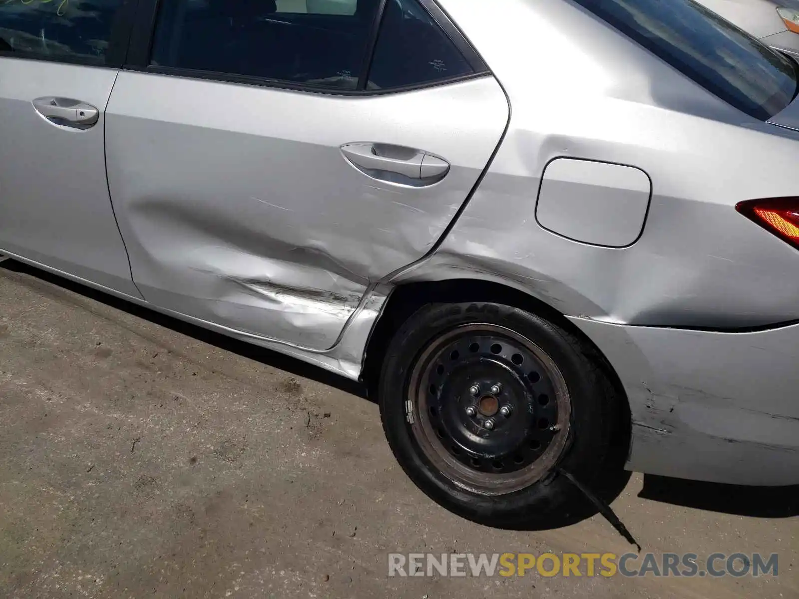 9 Photograph of a damaged car 2T1BURHE1KC242421 TOYOTA COROLLA 2019