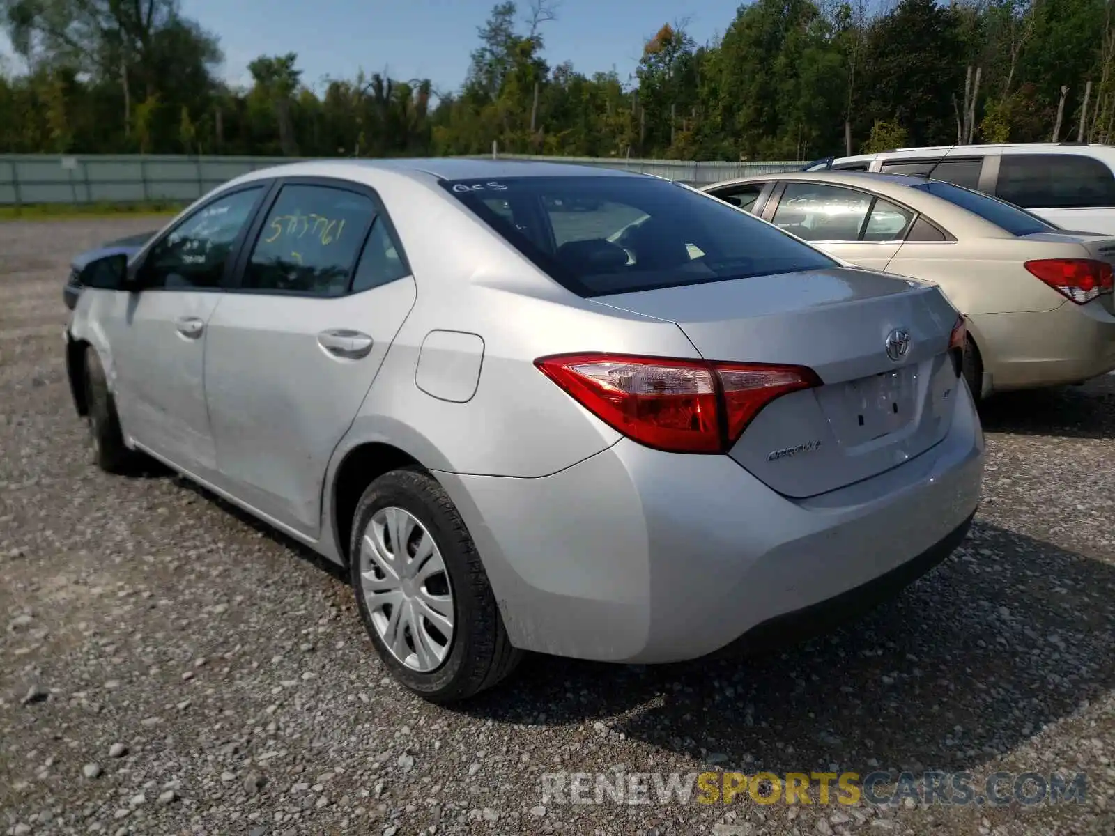 3 Photograph of a damaged car 2T1BURHE1KC242953 TOYOTA COROLLA 2019