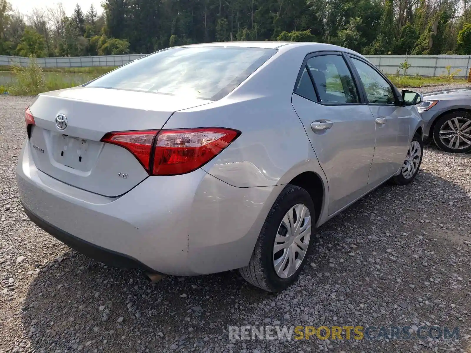 4 Photograph of a damaged car 2T1BURHE1KC242953 TOYOTA COROLLA 2019