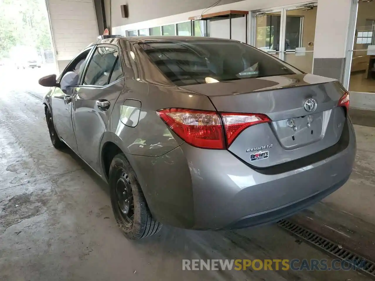 3 Photograph of a damaged car 2T1BURHE1KC243066 TOYOTA COROLLA 2019