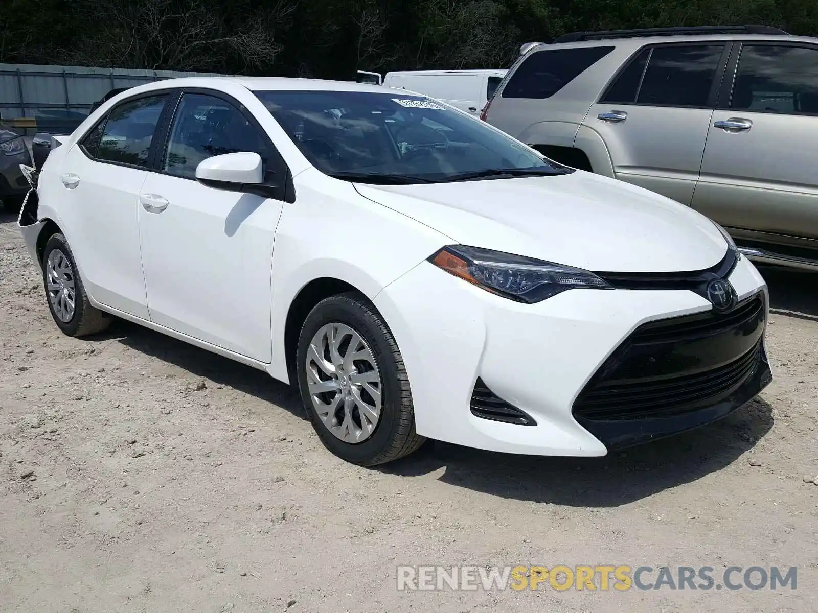 1 Photograph of a damaged car 2T1BURHE1KC243312 TOYOTA COROLLA 2019