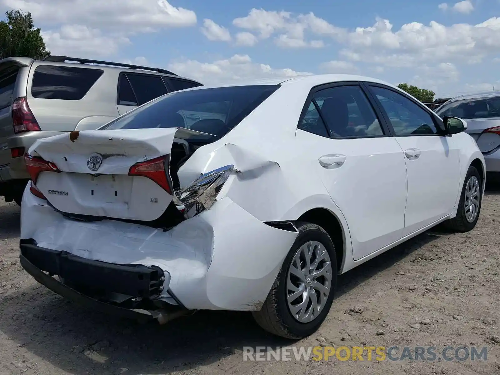 4 Photograph of a damaged car 2T1BURHE1KC243312 TOYOTA COROLLA 2019