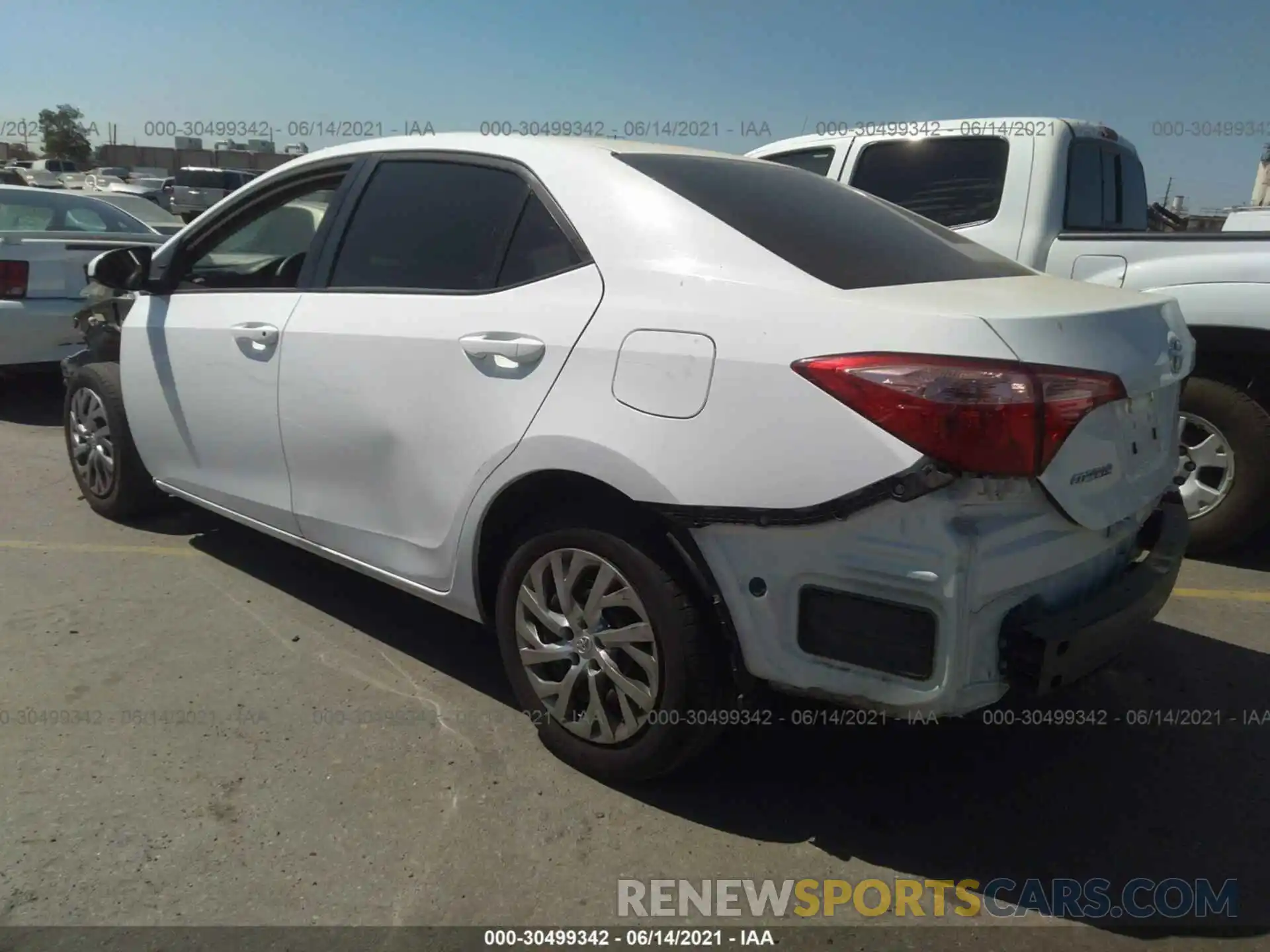 3 Photograph of a damaged car 2T1BURHE1KC243438 TOYOTA COROLLA 2019