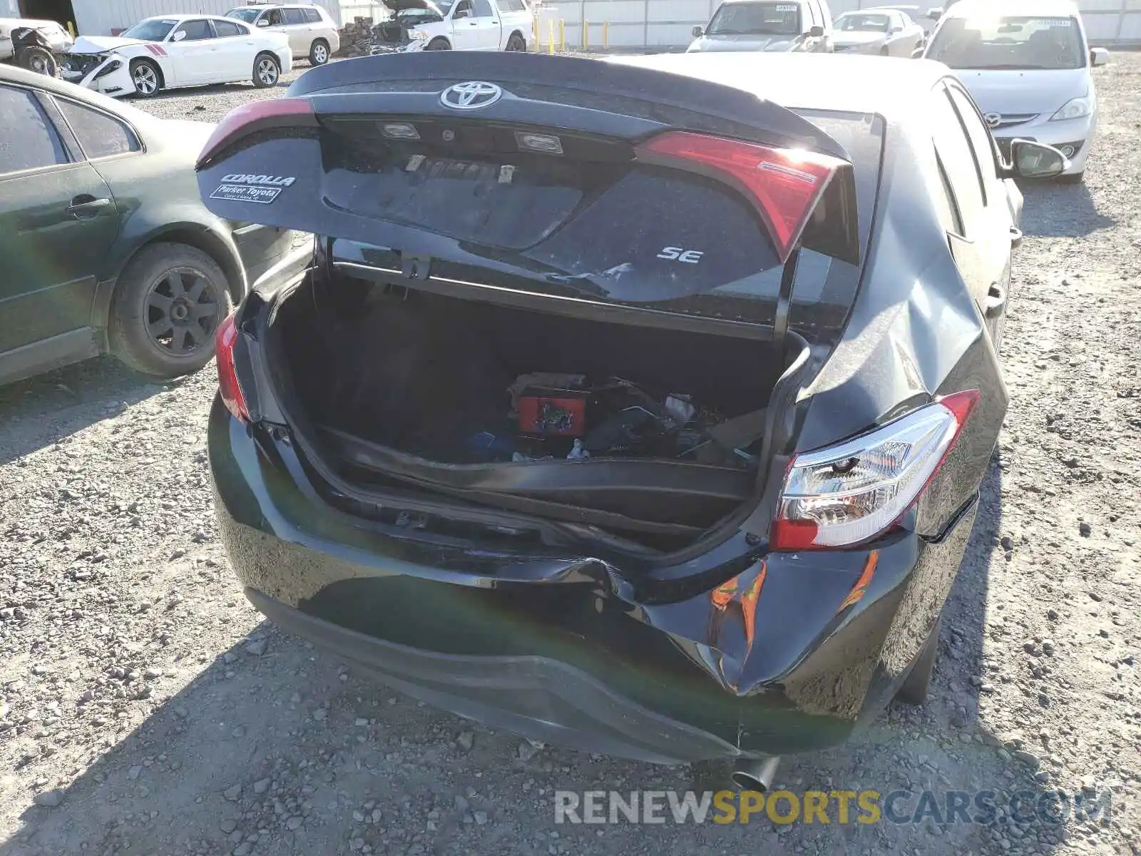 9 Photograph of a damaged car 2T1BURHE1KC246663 TOYOTA COROLLA 2019