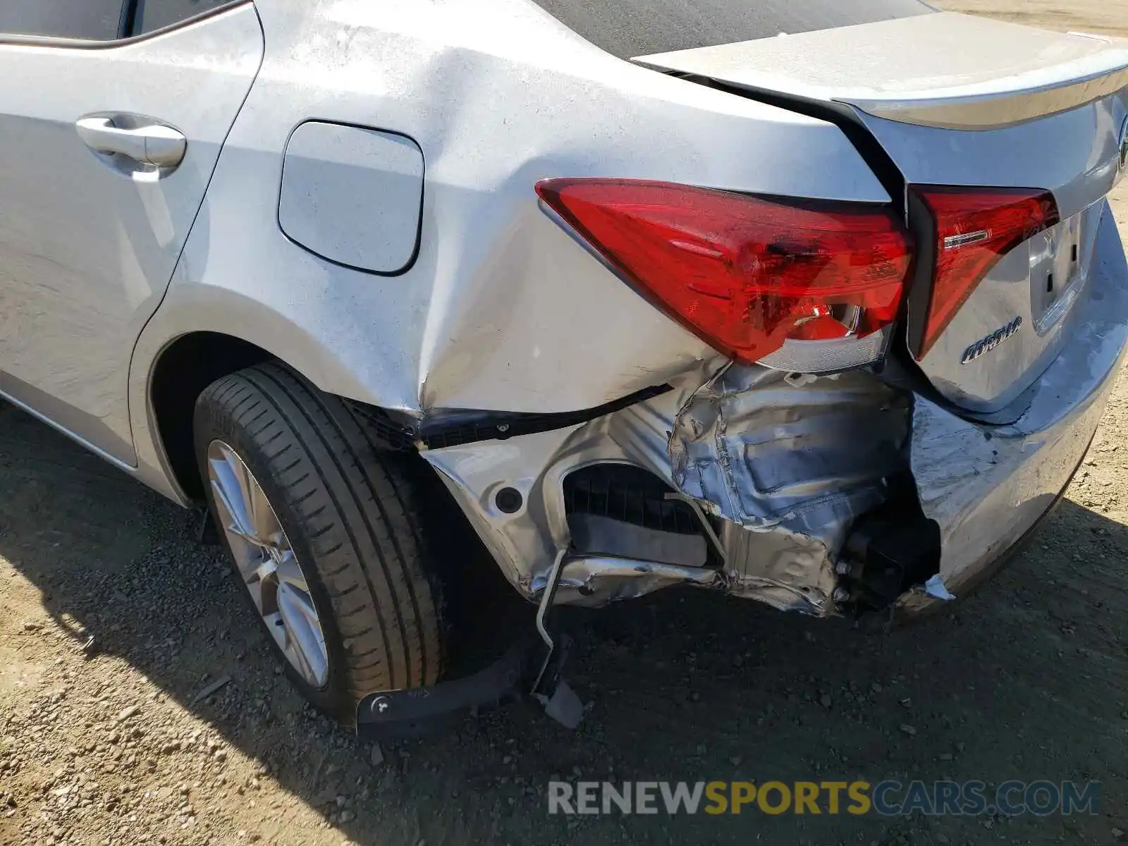 9 Photograph of a damaged car 2T1BURHE1KC246906 TOYOTA COROLLA 2019