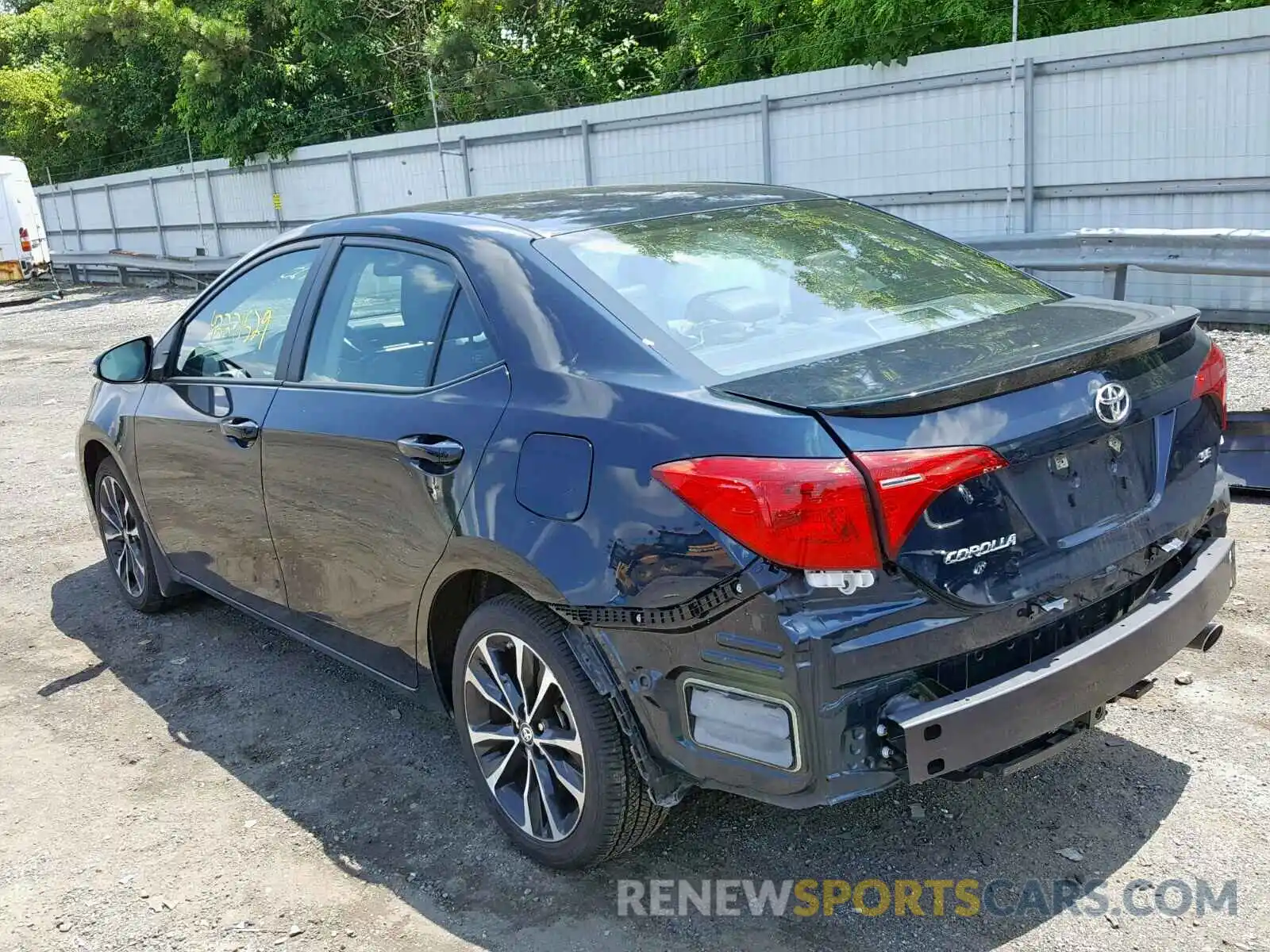 3 Photograph of a damaged car 2T1BURHE2KC125057 TOYOTA COROLLA 2019