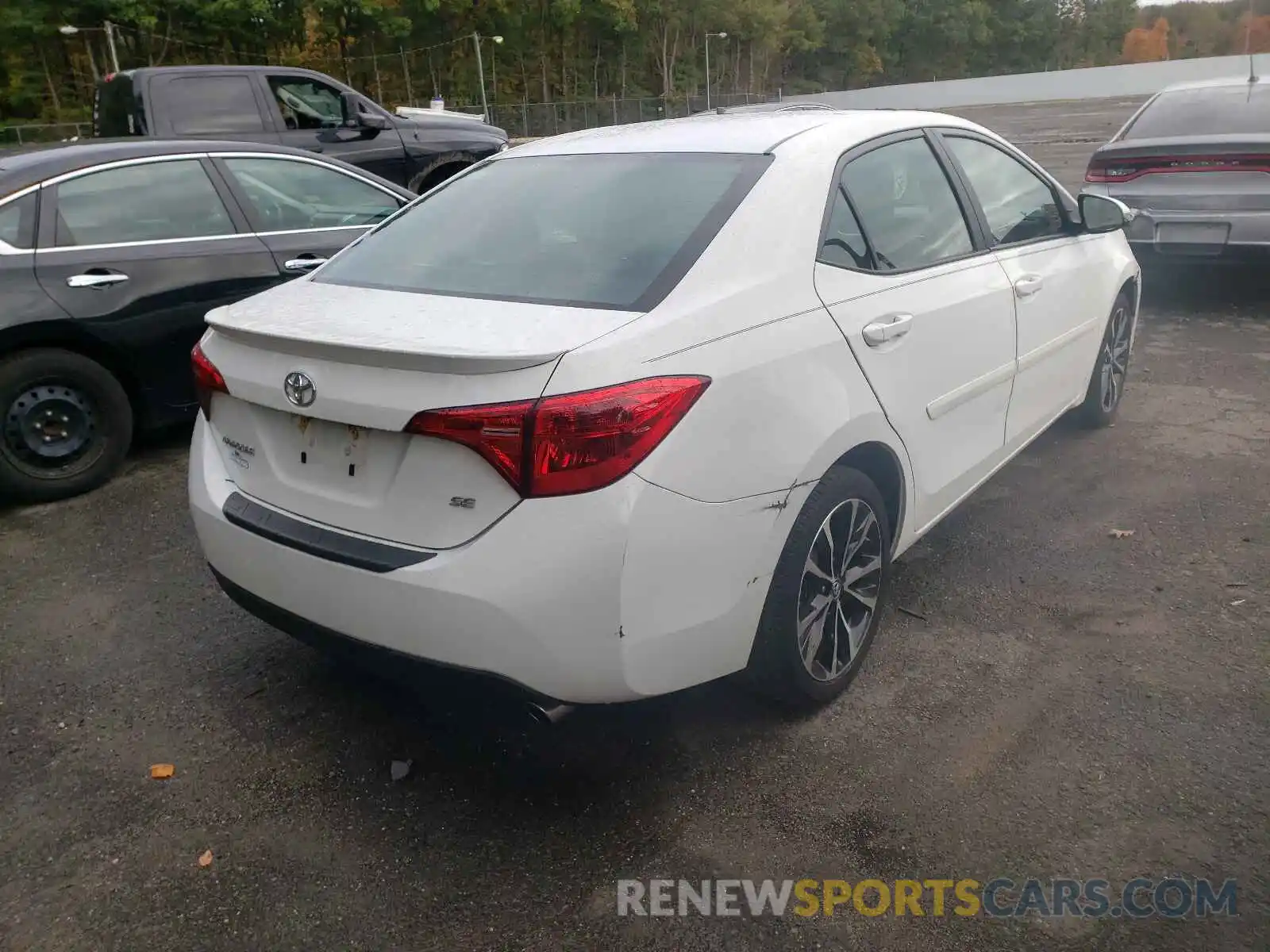 4 Photograph of a damaged car 2T1BURHE2KC125382 TOYOTA COROLLA 2019