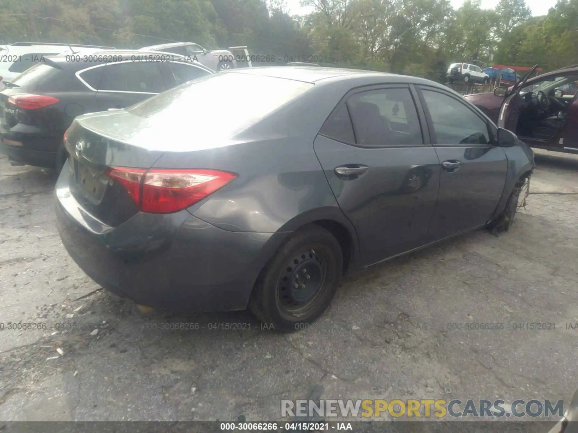 4 Photograph of a damaged car 2T1BURHE2KC125740 TOYOTA COROLLA 2019