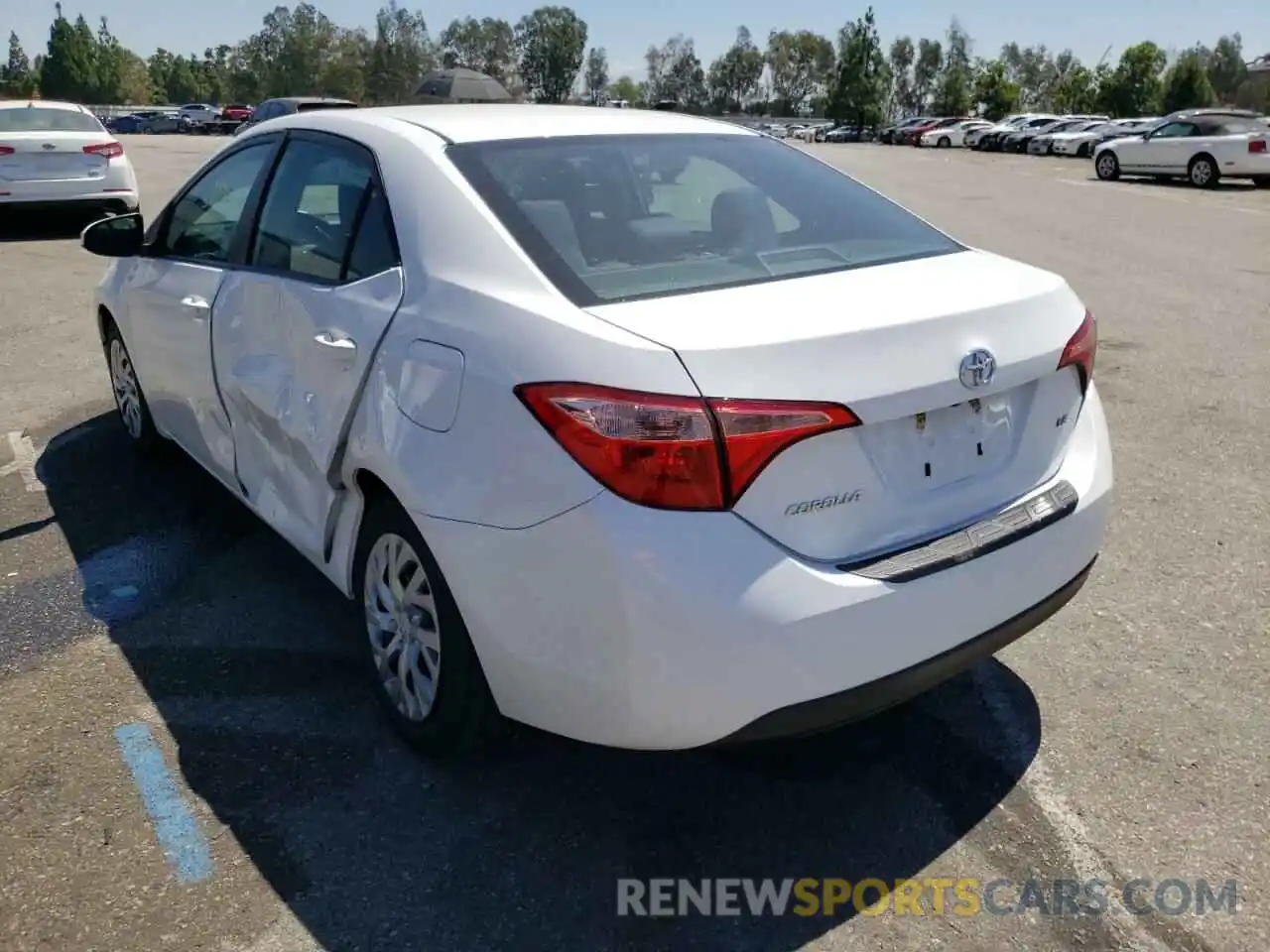 3 Photograph of a damaged car 2T1BURHE2KC128167 TOYOTA COROLLA 2019