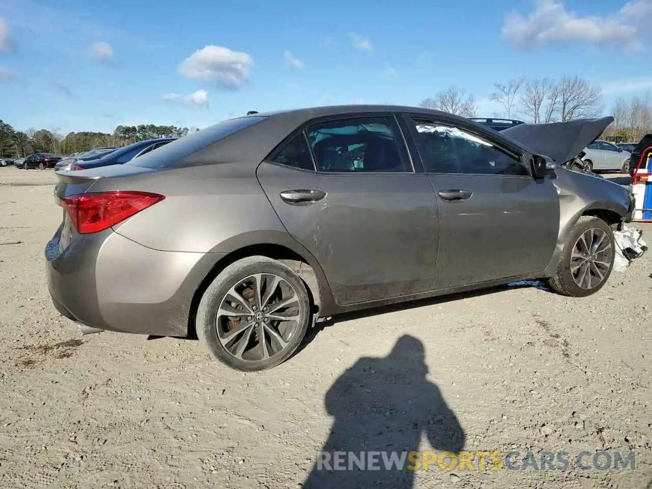 3 Photograph of a damaged car 2T1BURHE2KC130985 TOYOTA COROLLA 2019