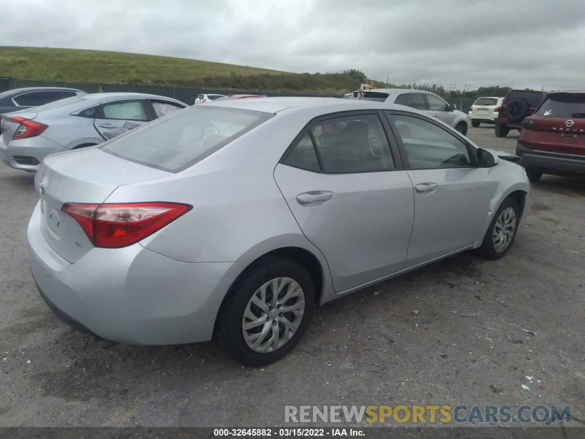 4 Photograph of a damaged car 2T1BURHE2KC131313 TOYOTA COROLLA 2019